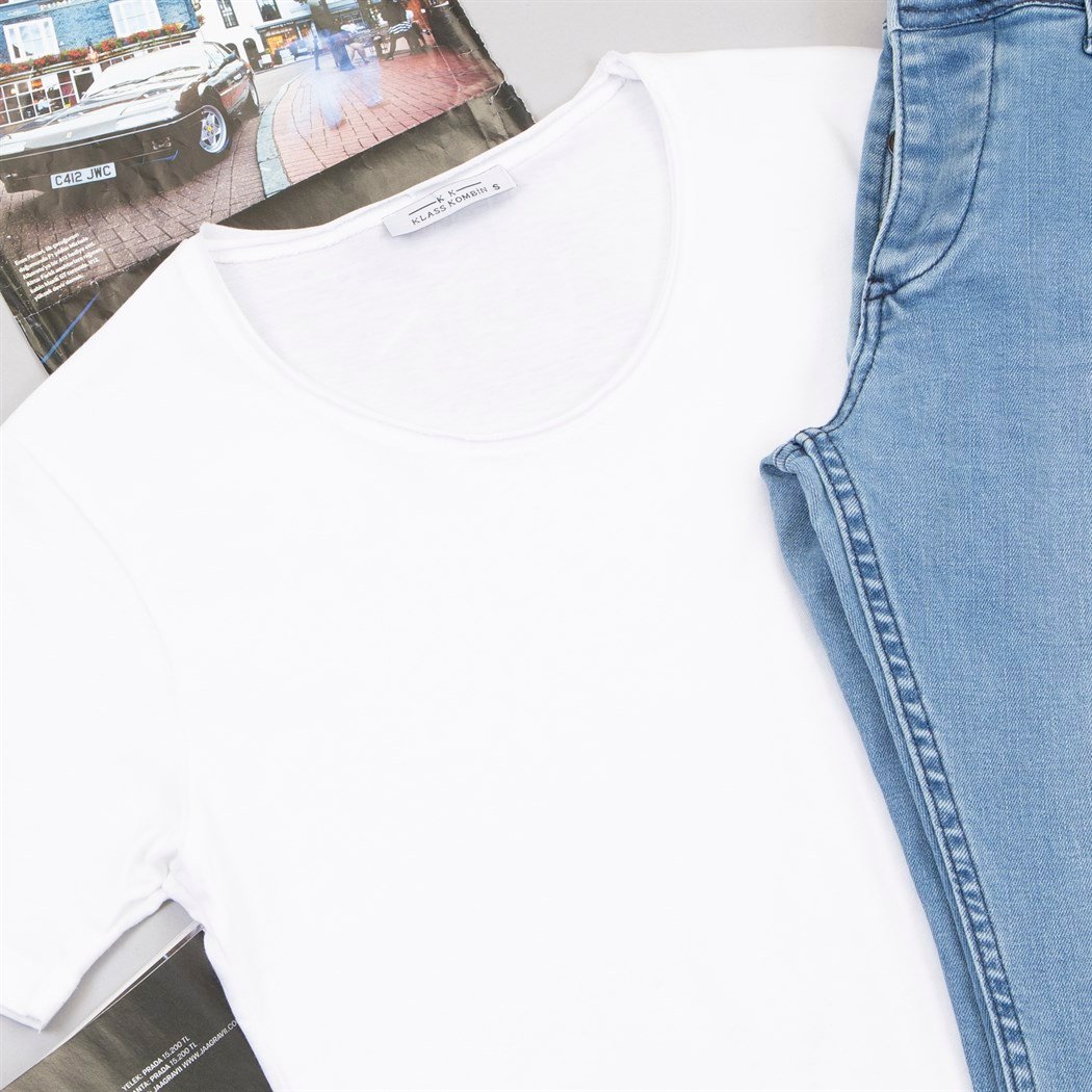 Beyaz Tişört Pantolon Ayakkabı Kombin