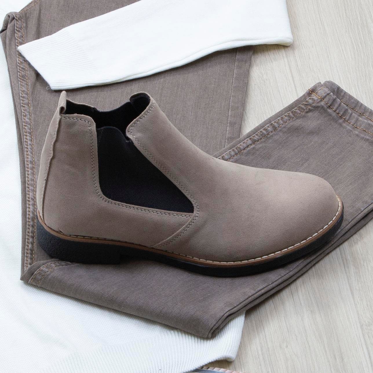 Beyaz Triko Kazak Pantolon Ayakkabı Kombin