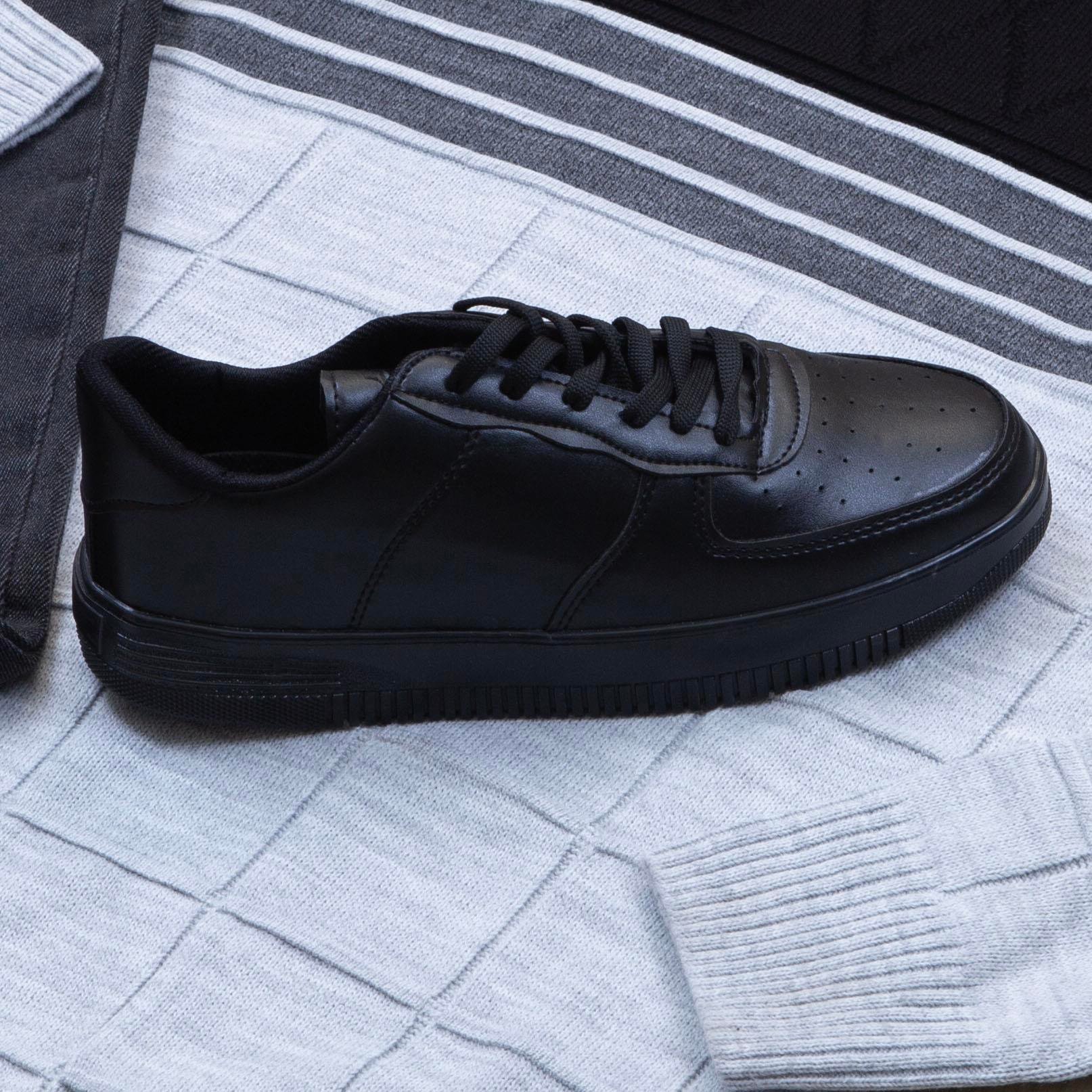 Beyaz Triko Kazak Pantolon Ayakkabı Kombin