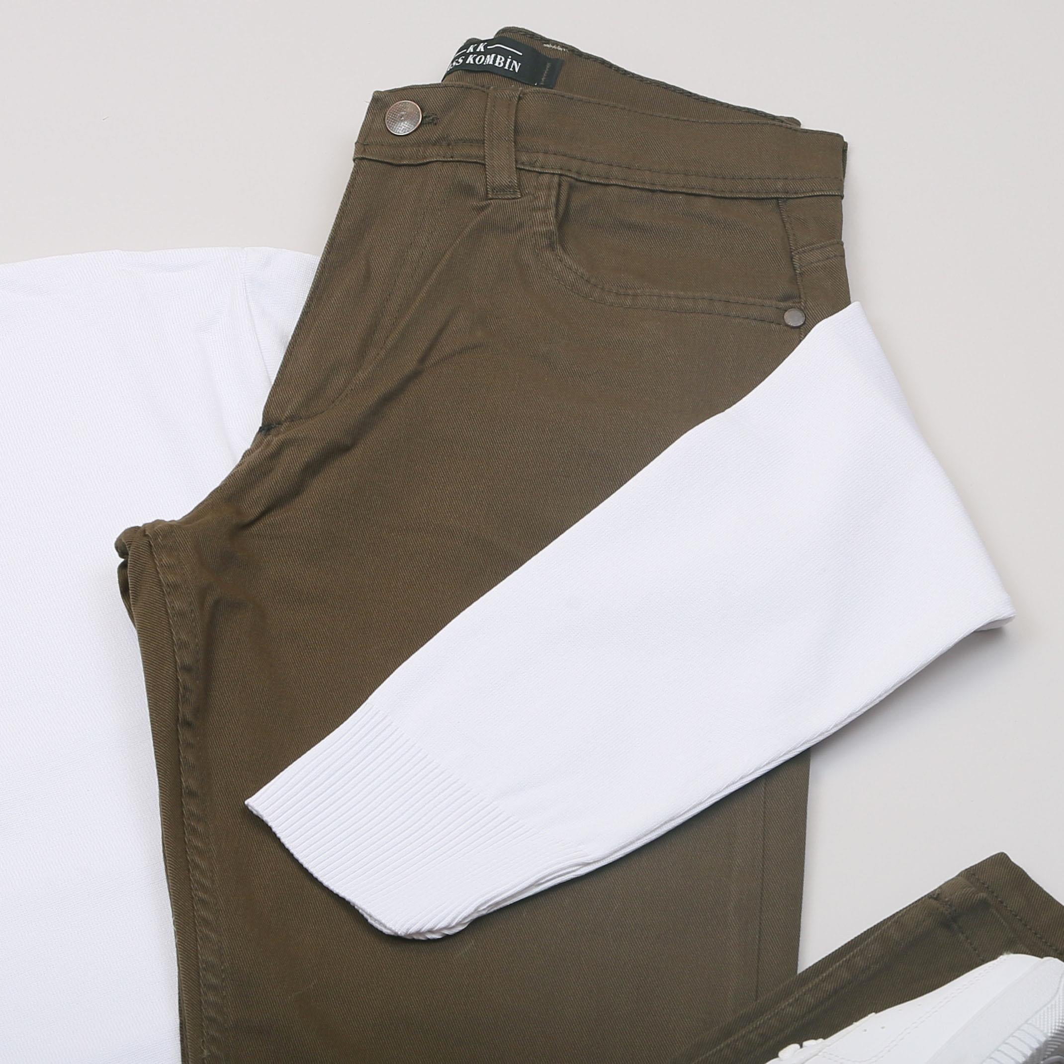 Beyaz Triko Polo Yaka Pantolon Ayakkabı Kombin