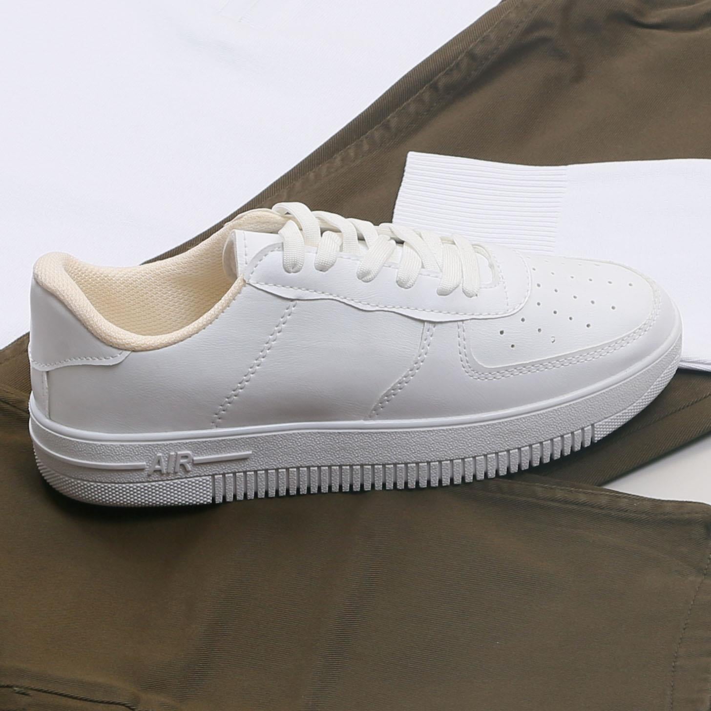 Beyaz Triko Polo Yaka Pantolon Ayakkabı Kombin