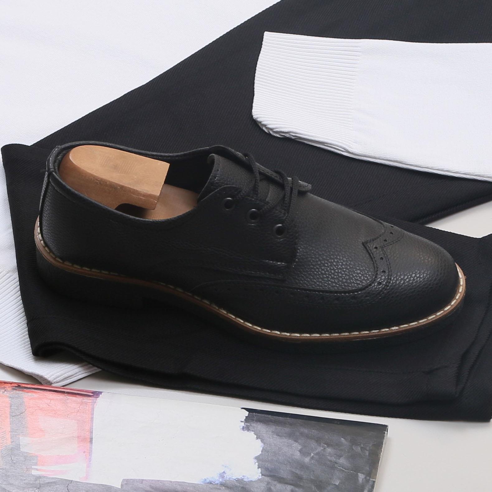 Beyaz Triko Polo Yaka Pantolon Ayakkabı Kombin