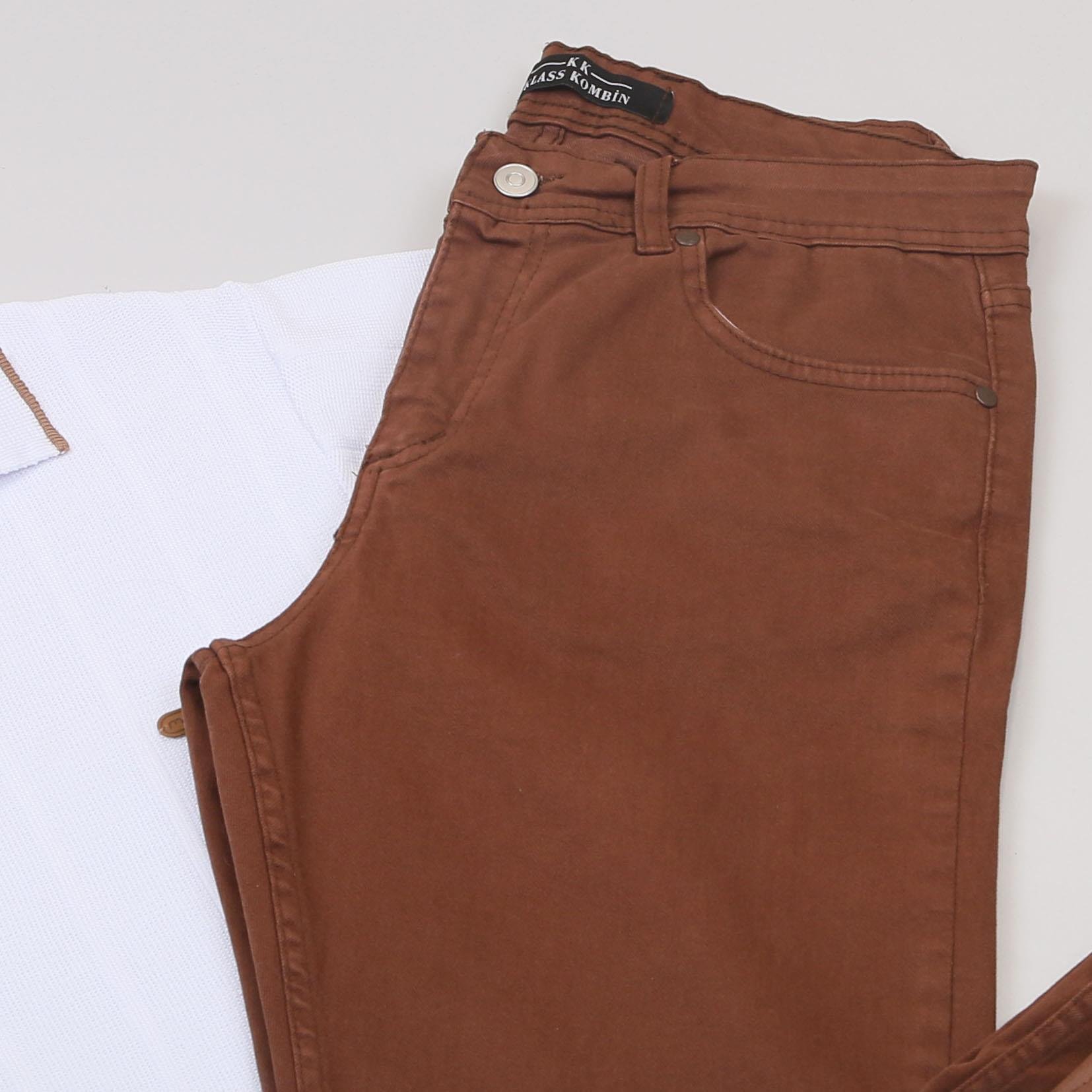 Beyaz Triko Polo Yaka Tişört Pantolon Ayakkabı Kombin