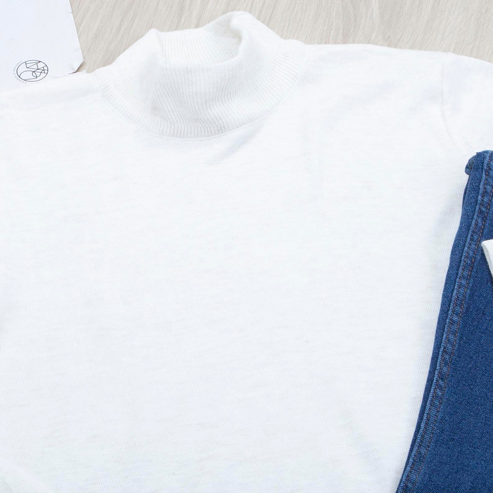 Beyaz Yarım Balıkçı Triko Kazak Pantolon Bot Kombin