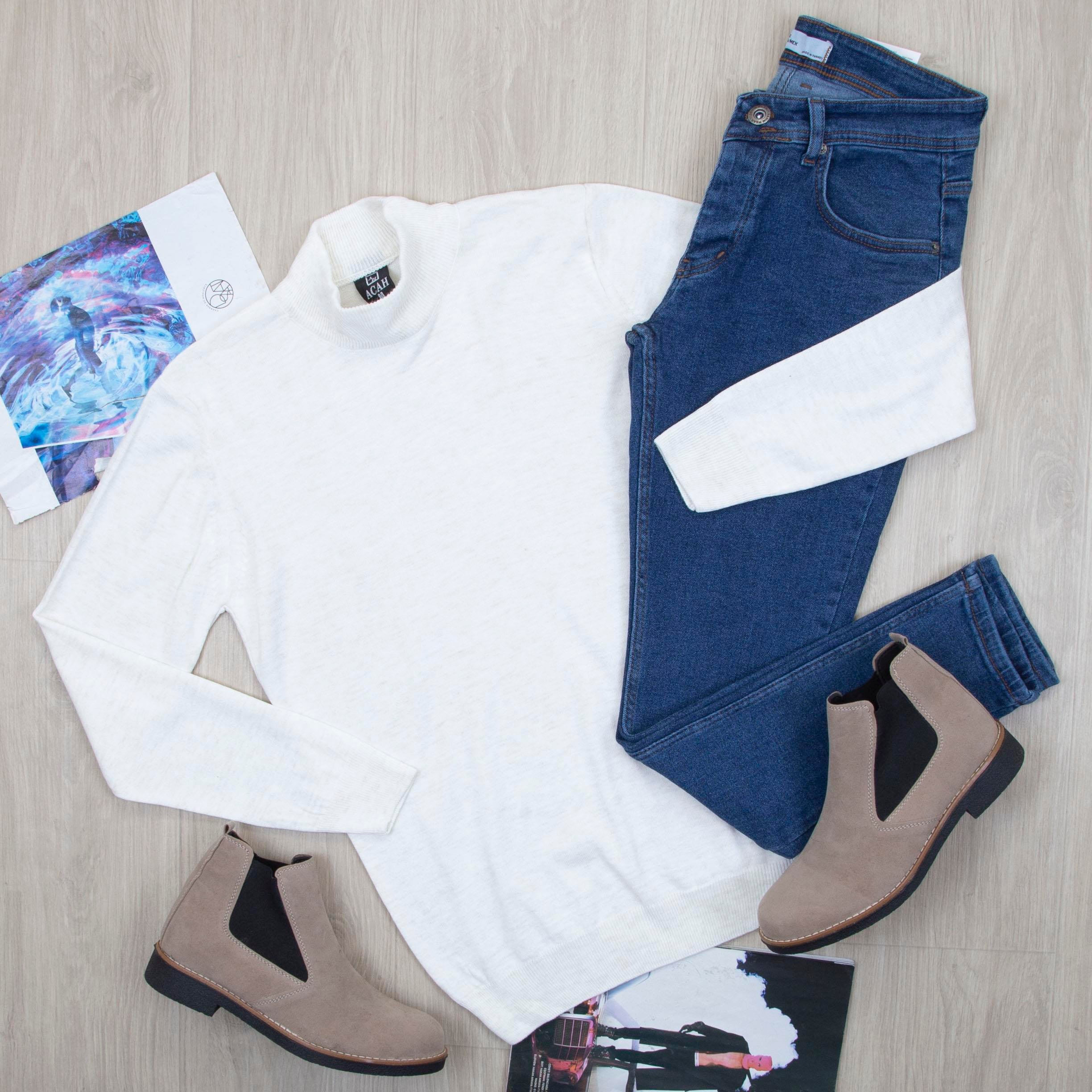 Beyaz Yarım Balıkçı Triko Kazak Pantolon Bot Kombin