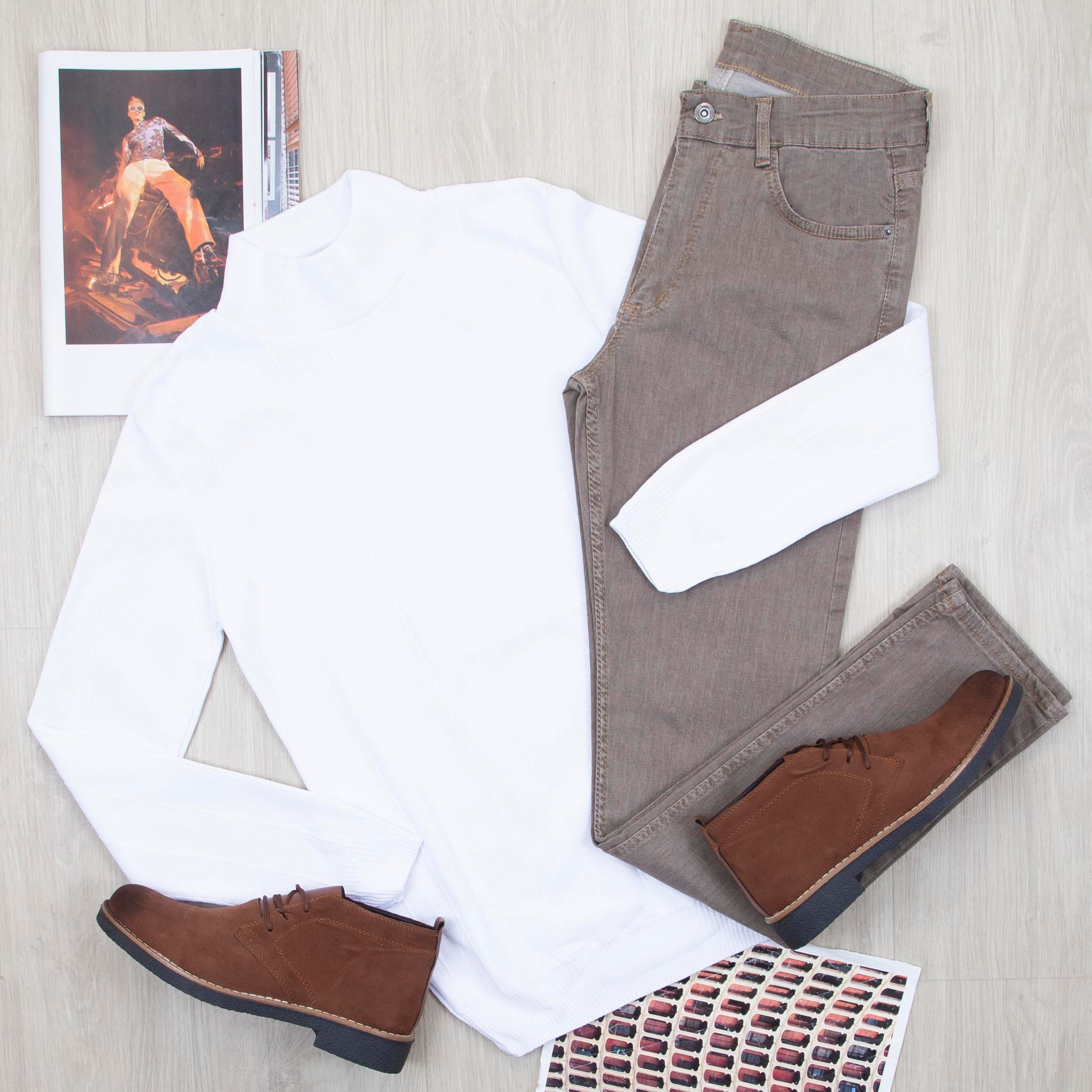 Beyaz Yarım Balıkçı Triko Kazak Pantolon Bot Kombin