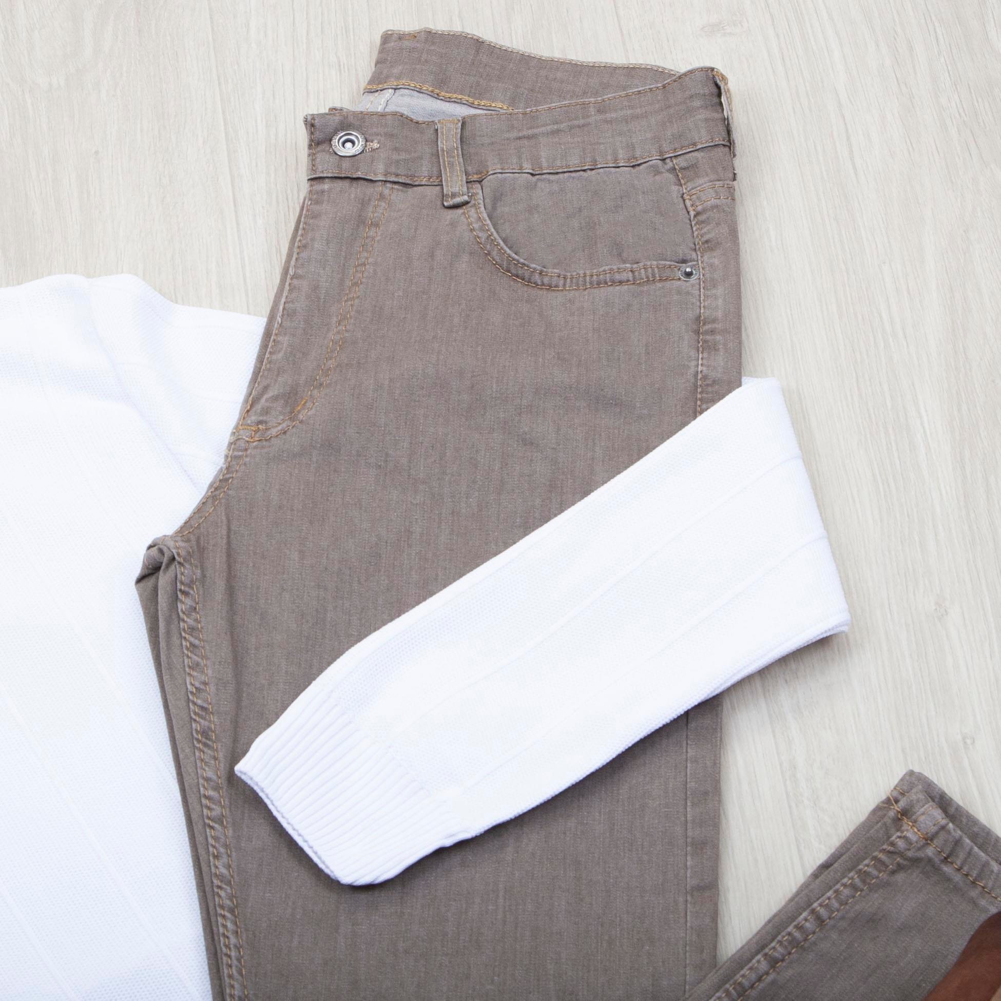 Beyaz Yarım Balıkçı Triko Kazak Pantolon Bot Kombin