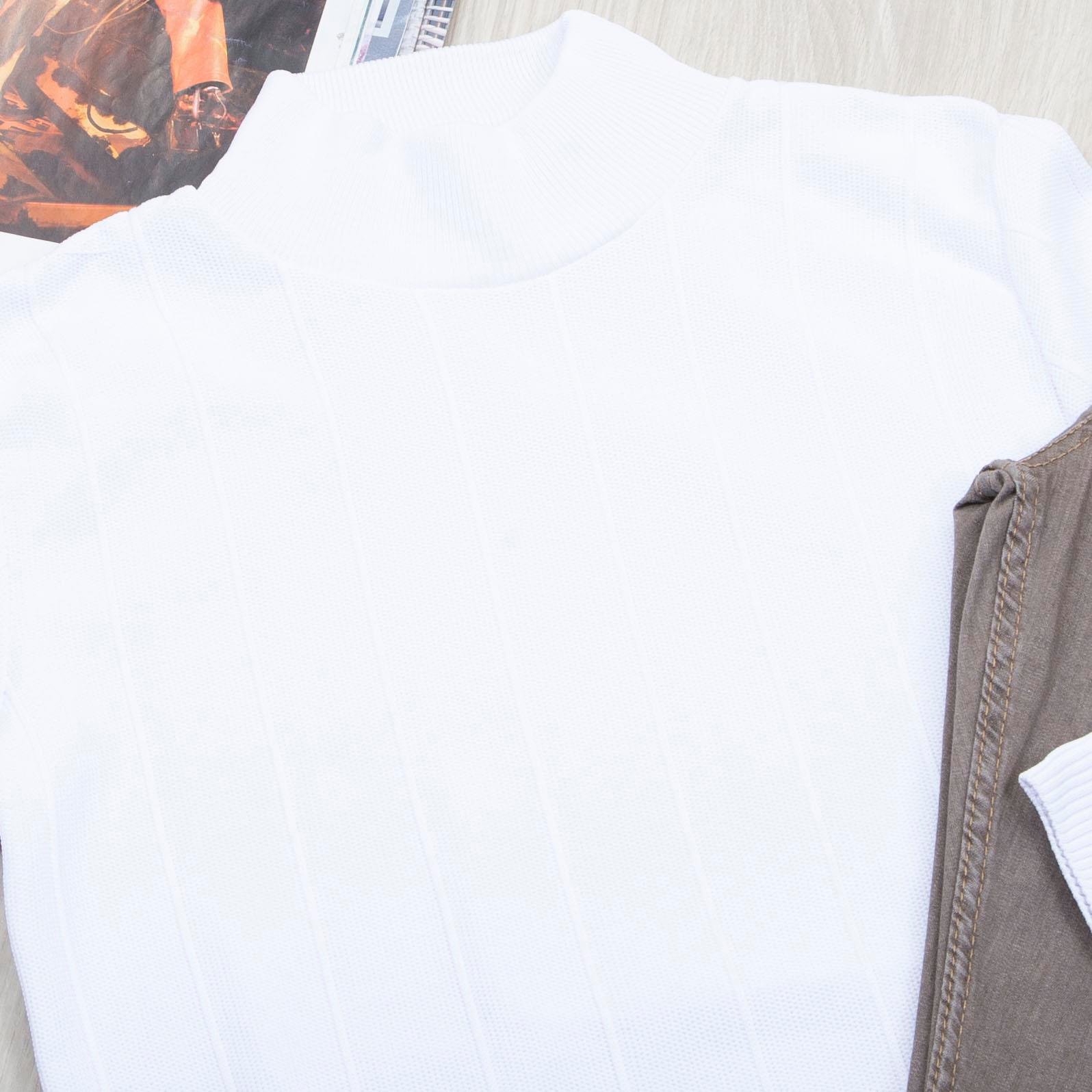 Beyaz Yarım Balıkçı Triko Kazak Pantolon Bot Kombin