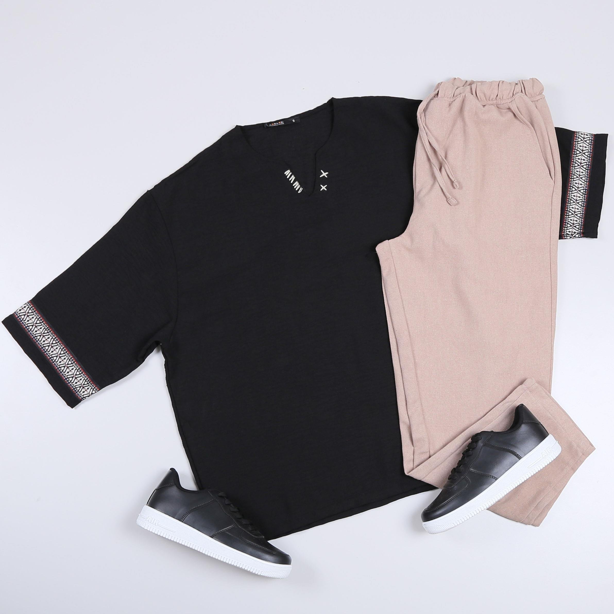 Bohem Siyah Oversize Desenli Fakir Kol Tişört Keten Pantolon Ayakkabı Kombin