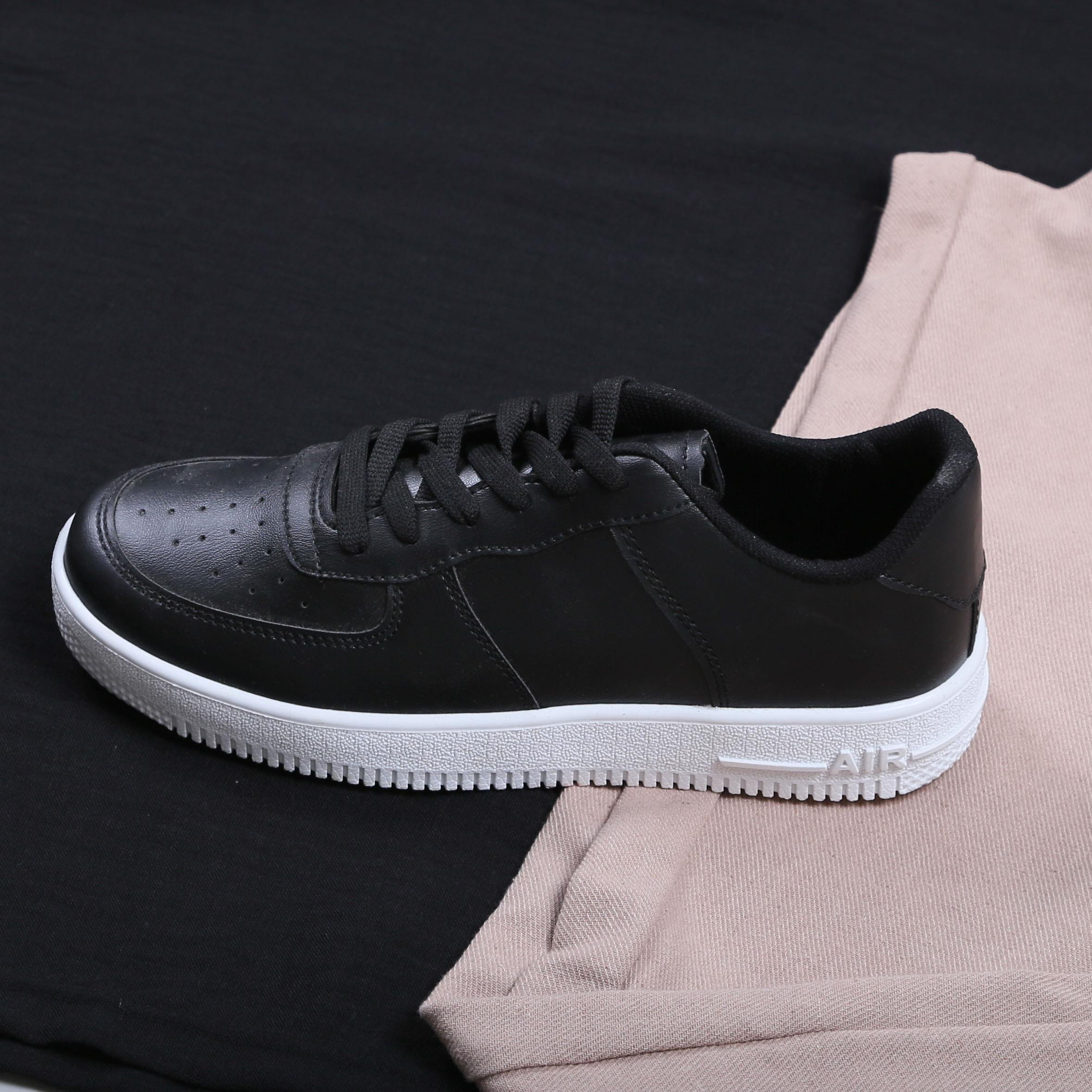 Bohem Siyah Oversize Desenli Fakir Kol Tişört Keten Pantolon Ayakkabı Kombin