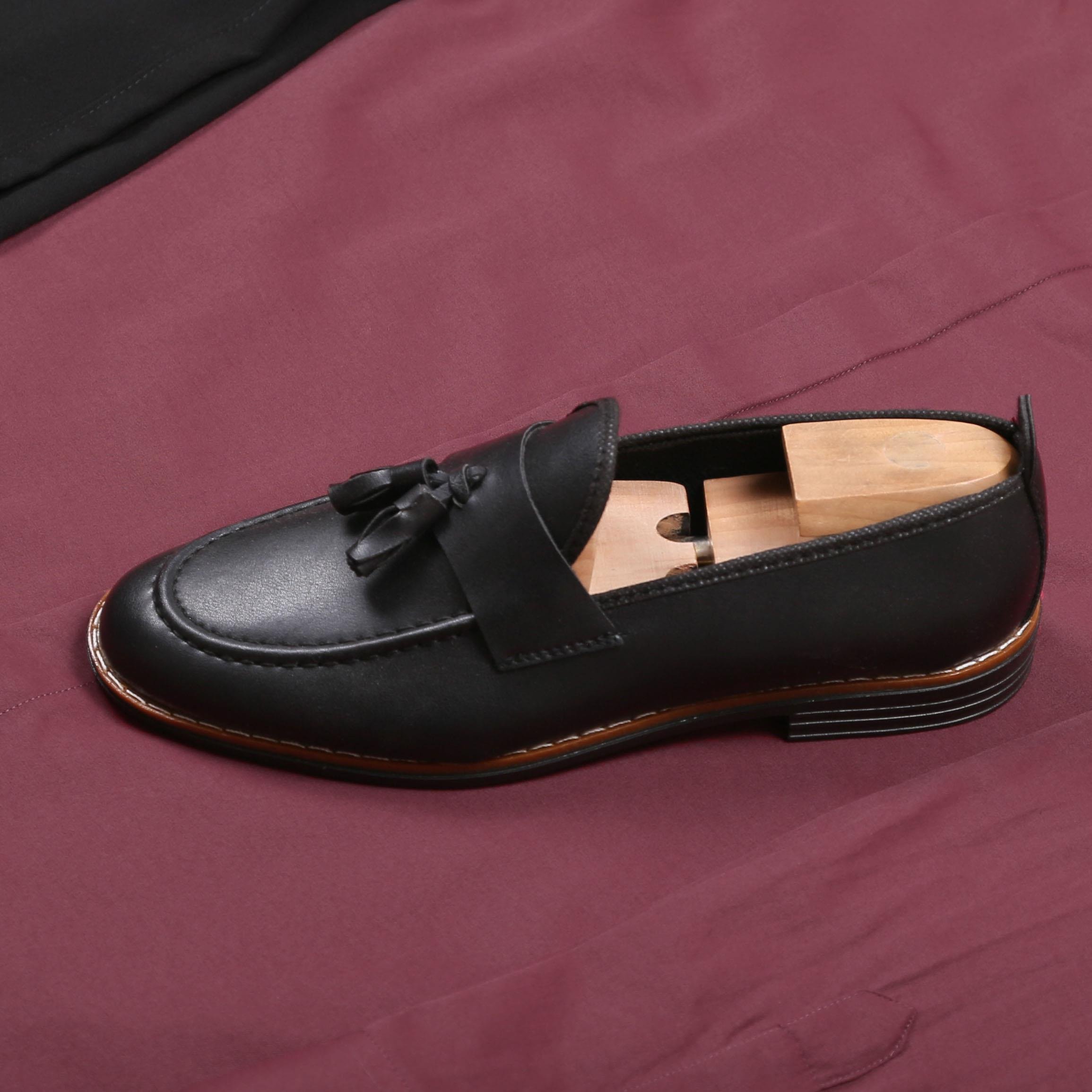 Bordo Gömlek Siyah Pantolon Ayakkabı Kombin