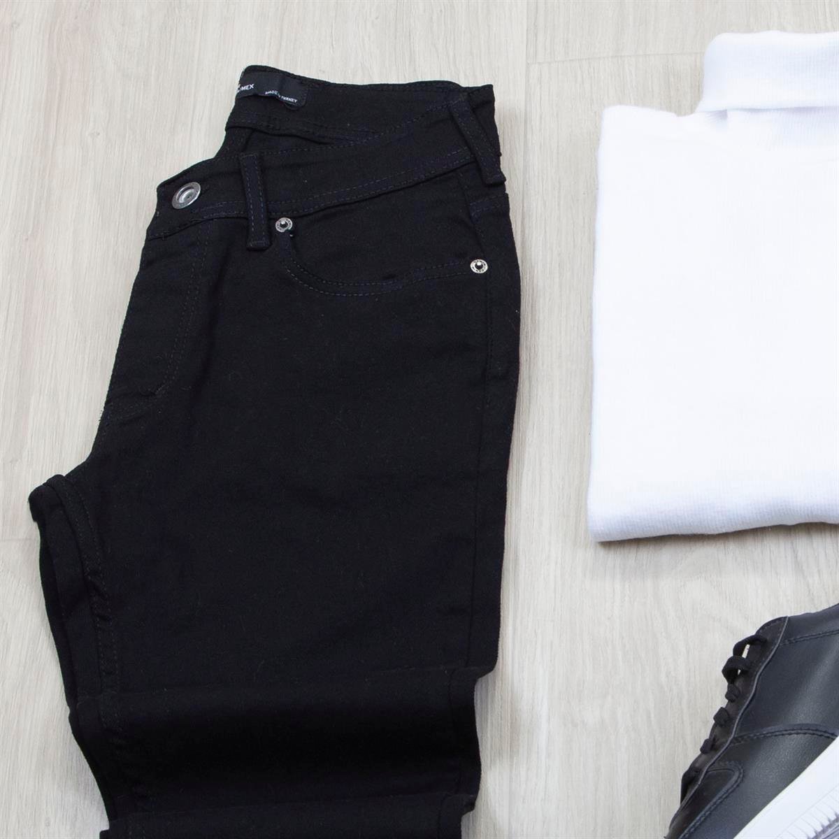 Bordo Kaşe Kaban Boğazlı Body Pantolon Ayakkabı Kombin