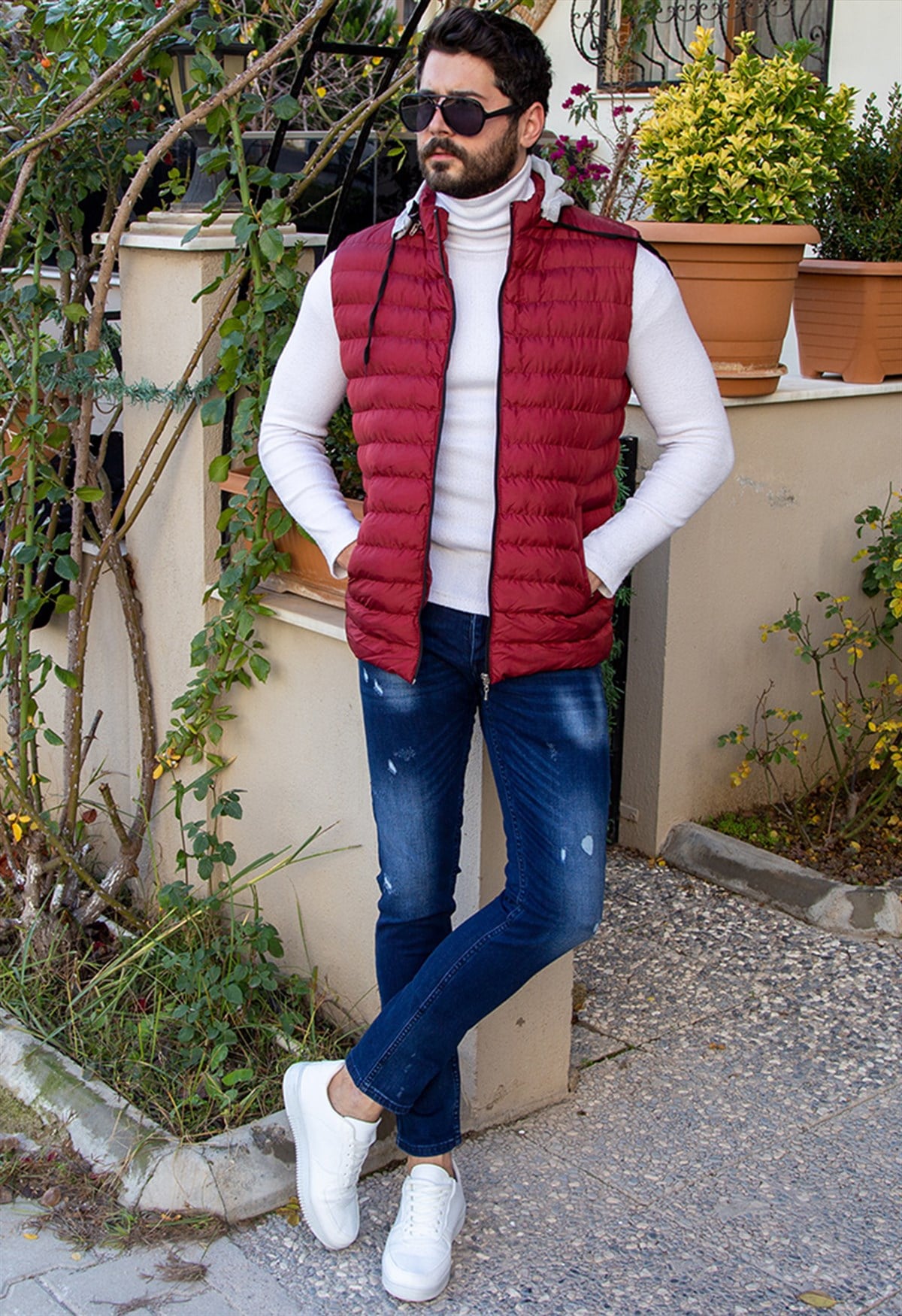 Bordo Şişme Yelek Boğazlı Kazak Pantolon Ayakkabı Kombin