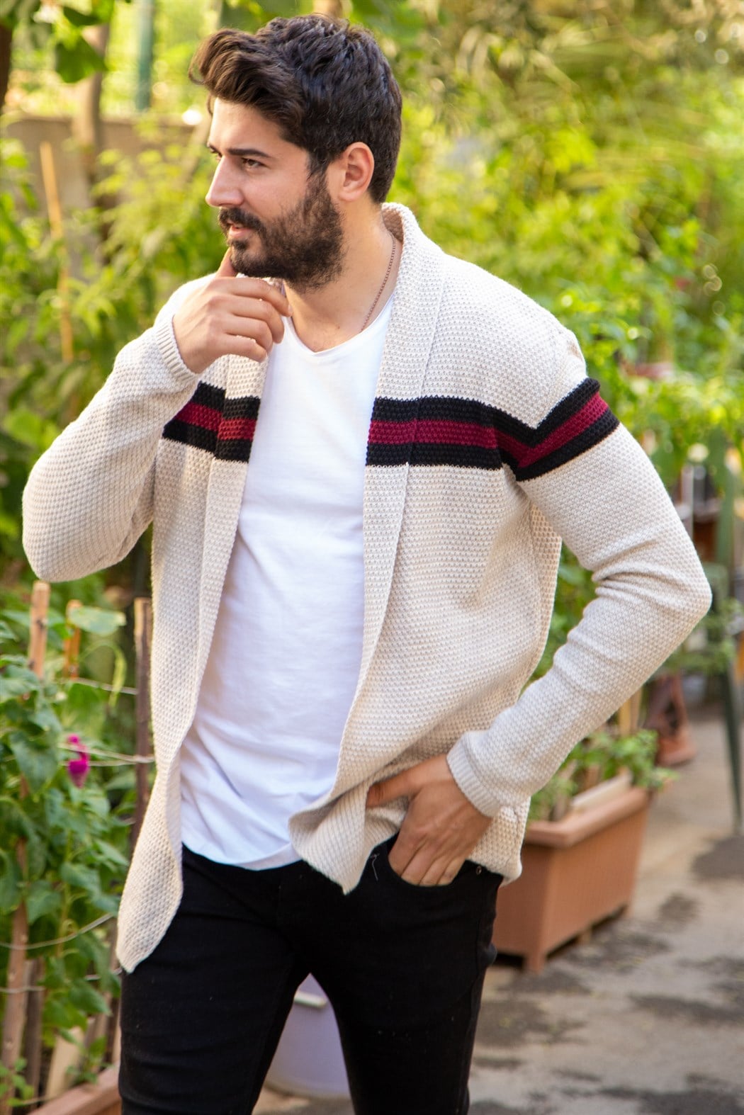 Bordo siyah çizgili ince bej örme hırka