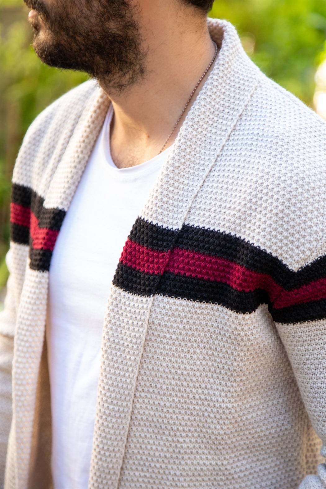 Bordo siyah çizgili ince bej örme hırka