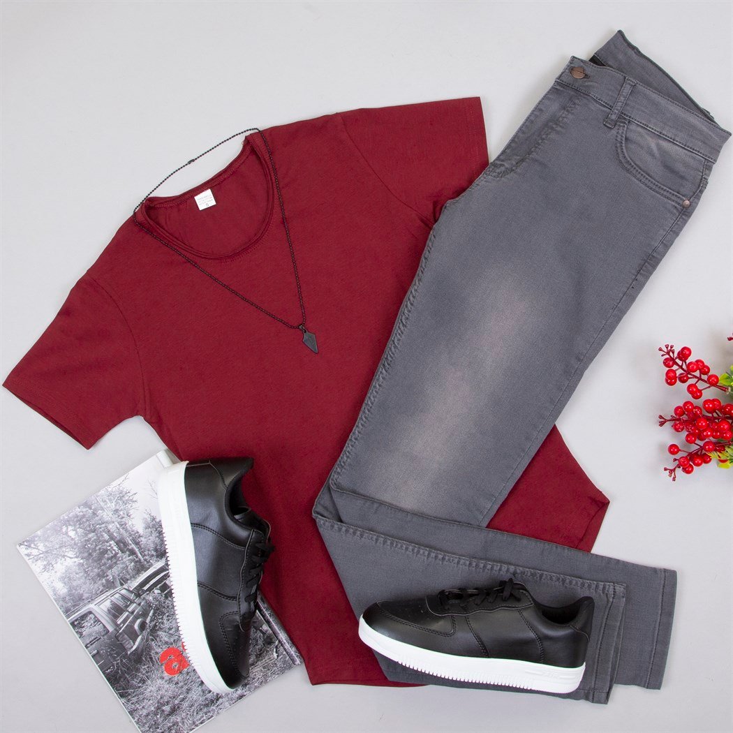 Bordo Tişört Pantolon Ayakkabı Kombin