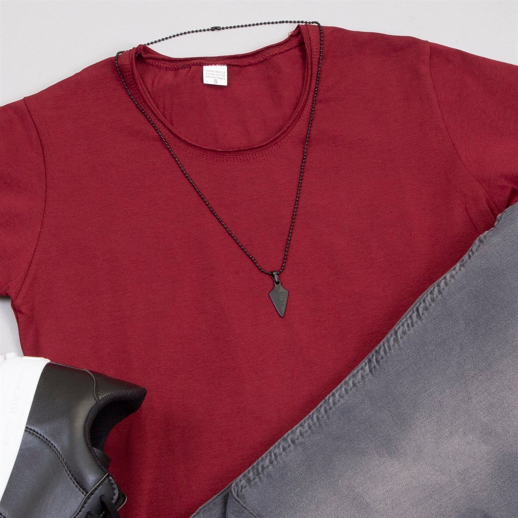 Bordo Tişört Pantolon Ayakkabı Kombin