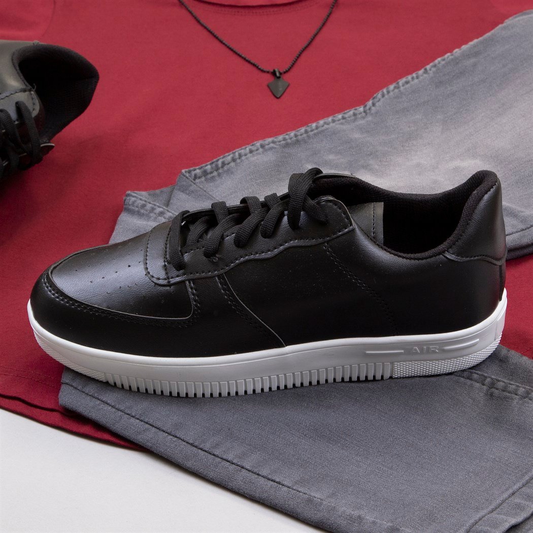 Bordo Tişört Pantolon Ayakkabı Kombin