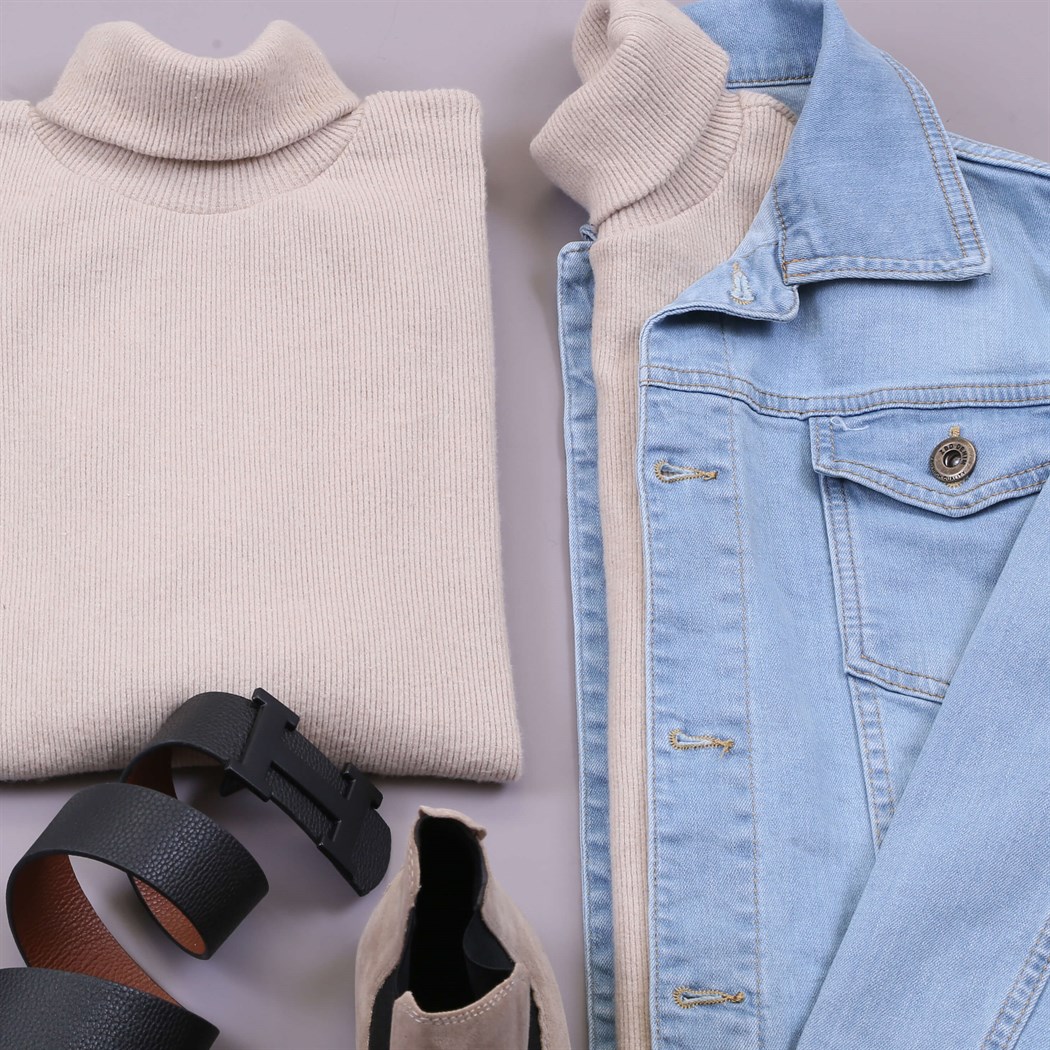 Buz Mavi Jean Takım  Kazak Pantolon Bot Kombin