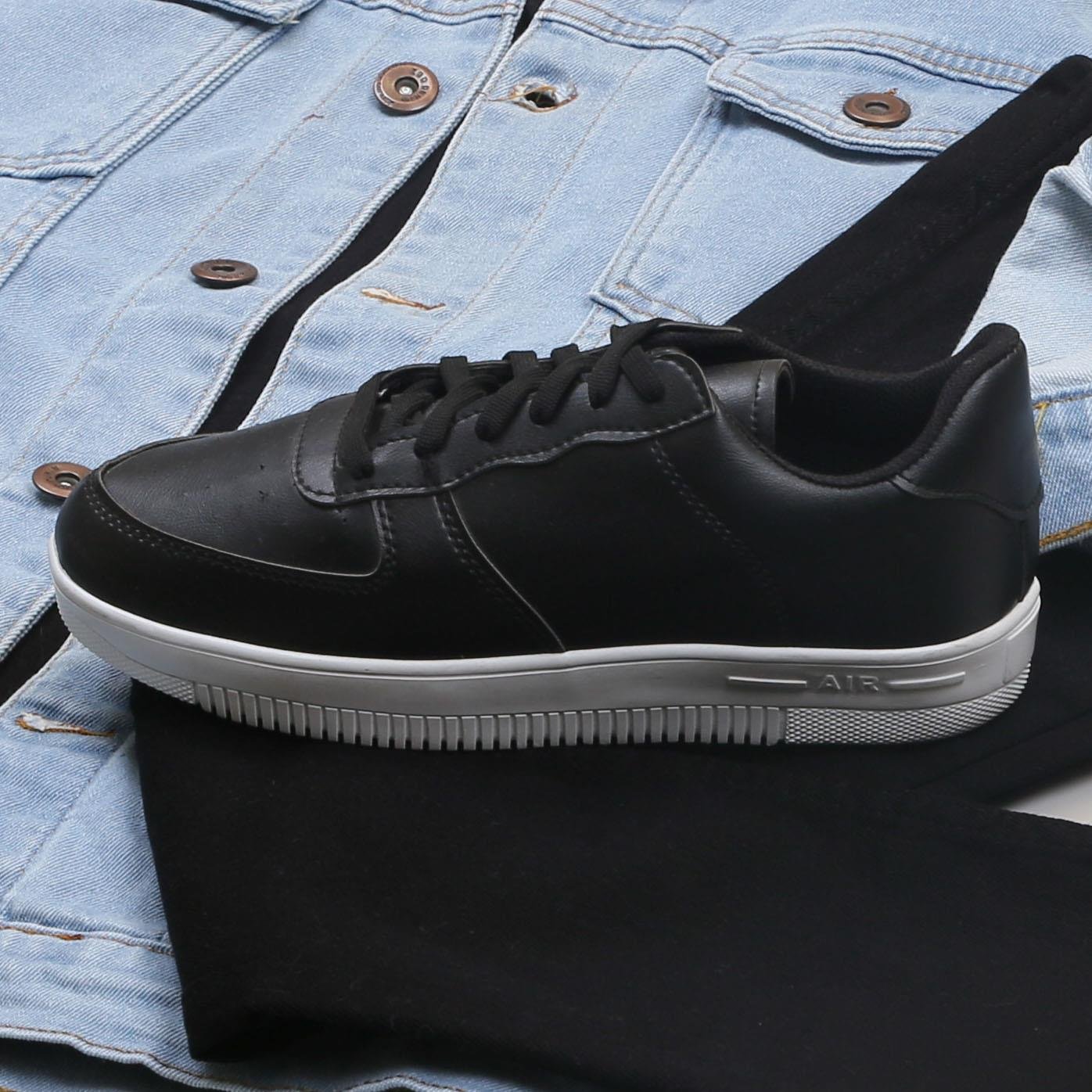 Buz Mavi Kot Ceket Tişört Pantolon Ayakkabı Kombin