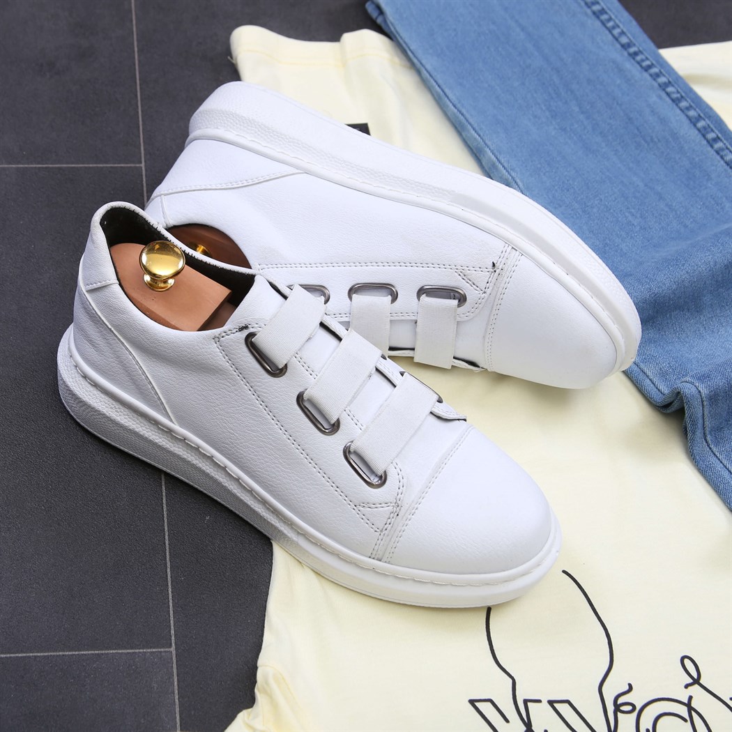 Buz Mavi Kot Pantolon Tshirt Ayakkabı Kombini