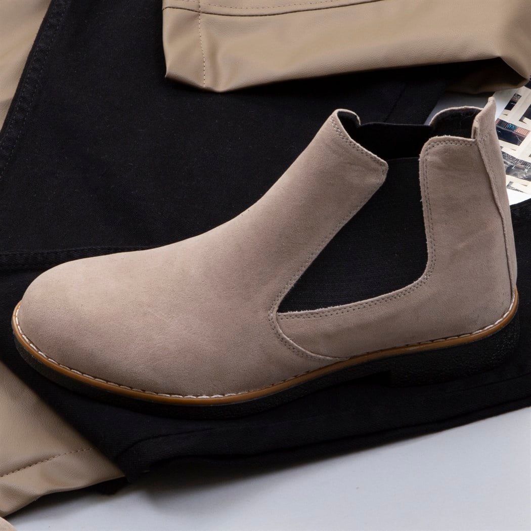 Çapraz Fermuarlı Sütlü Kahve Deri Ceket Boğazlı Kazak Pantolon Bot Kombin