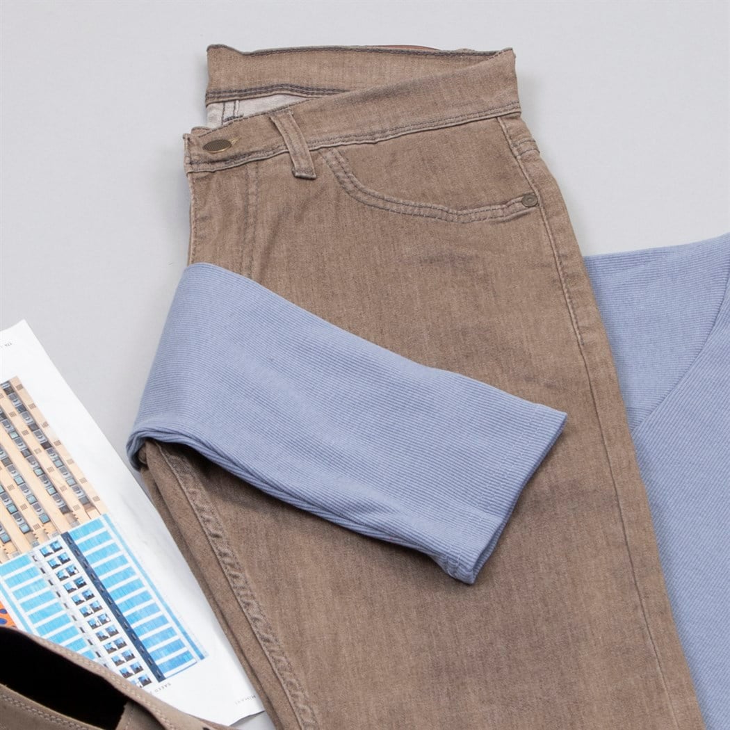 Çelik Mavi Boğazlı Kazak Pantolon Bot Kombin