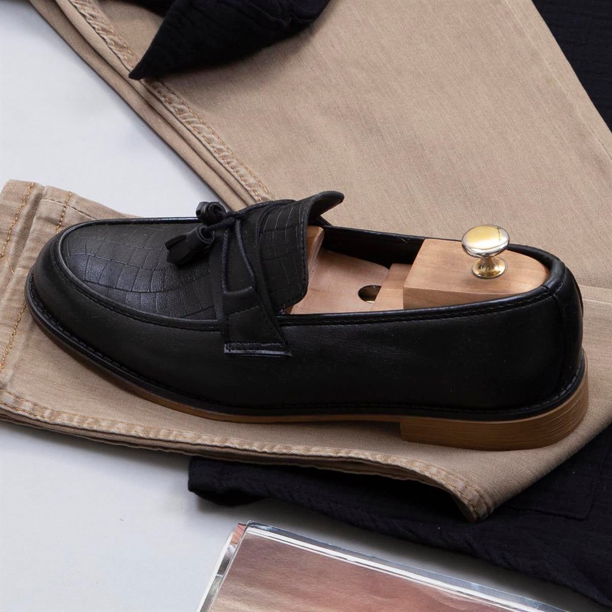 Çift Cepli Siyah Gömlek Pantolon Ayakkabı Kombin