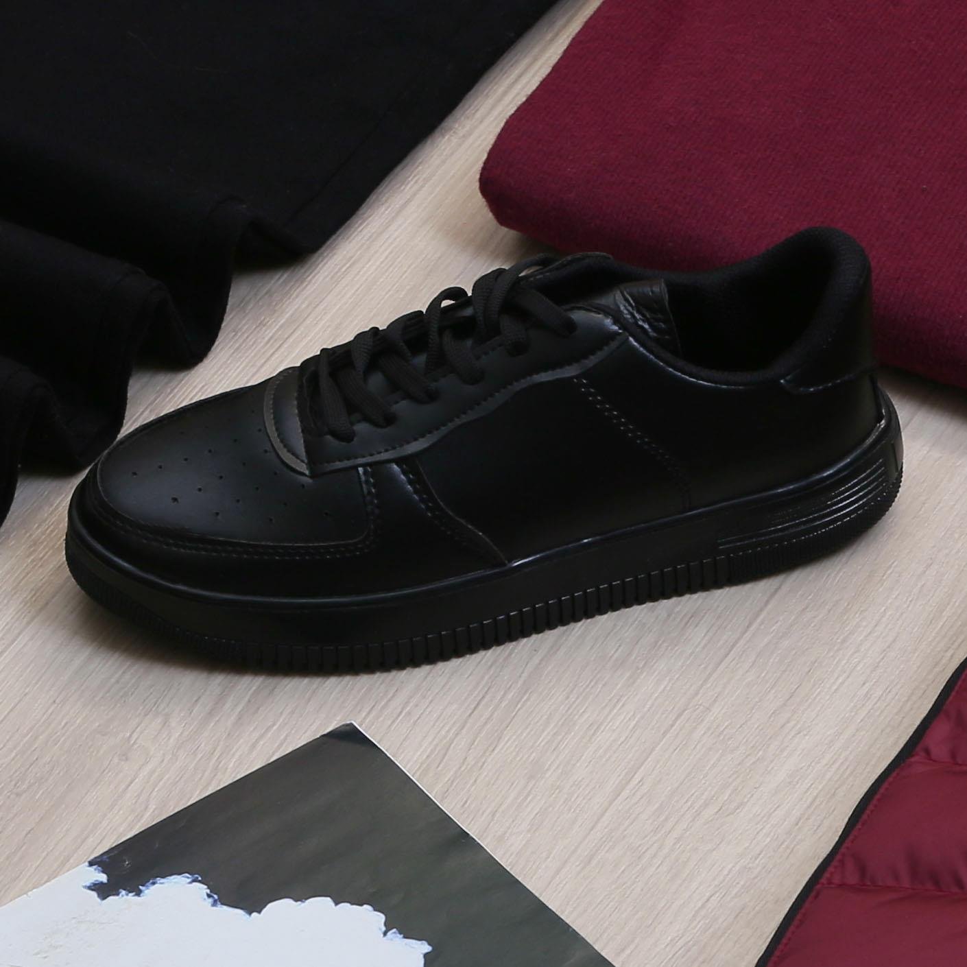 Çıkarılabilir Kapşonlu Bordo Şişme Yelek Boğazlı Body Pantolon Ayakkabı Kombin