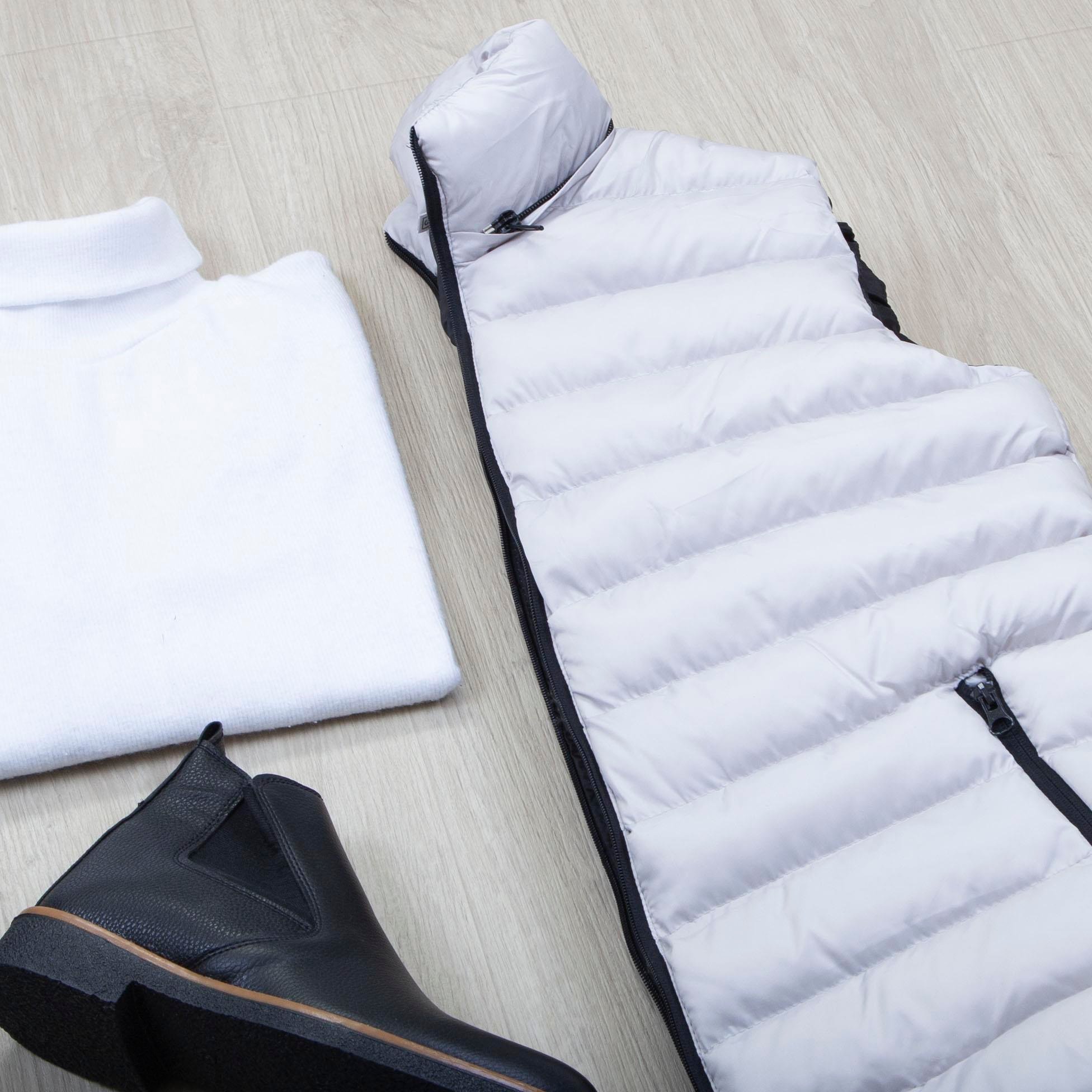 Çıkarılabilir Kapşonlu Gri Şişme Yelek Boğazlı Body Pantolon Bot Kombin