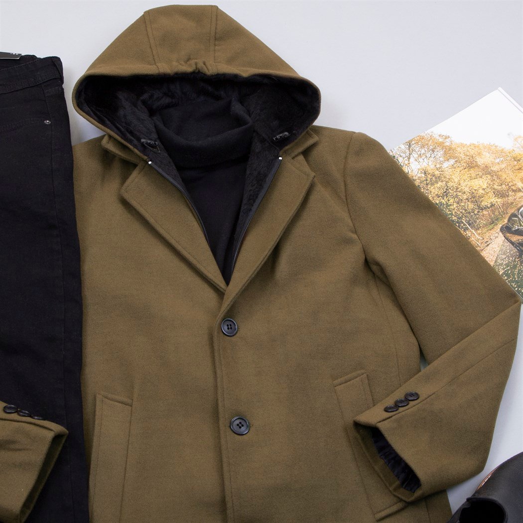 Çıkarılabilir Kapşonlu Kaşe Kaban Boğazlı Kazak Pantolon Bot Kombin