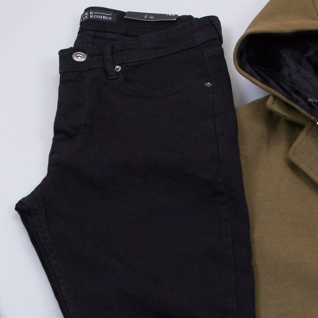 Çıkarılabilir Kapşonlu Kaşe Kaban Boğazlı Kazak Pantolon Bot Kombin