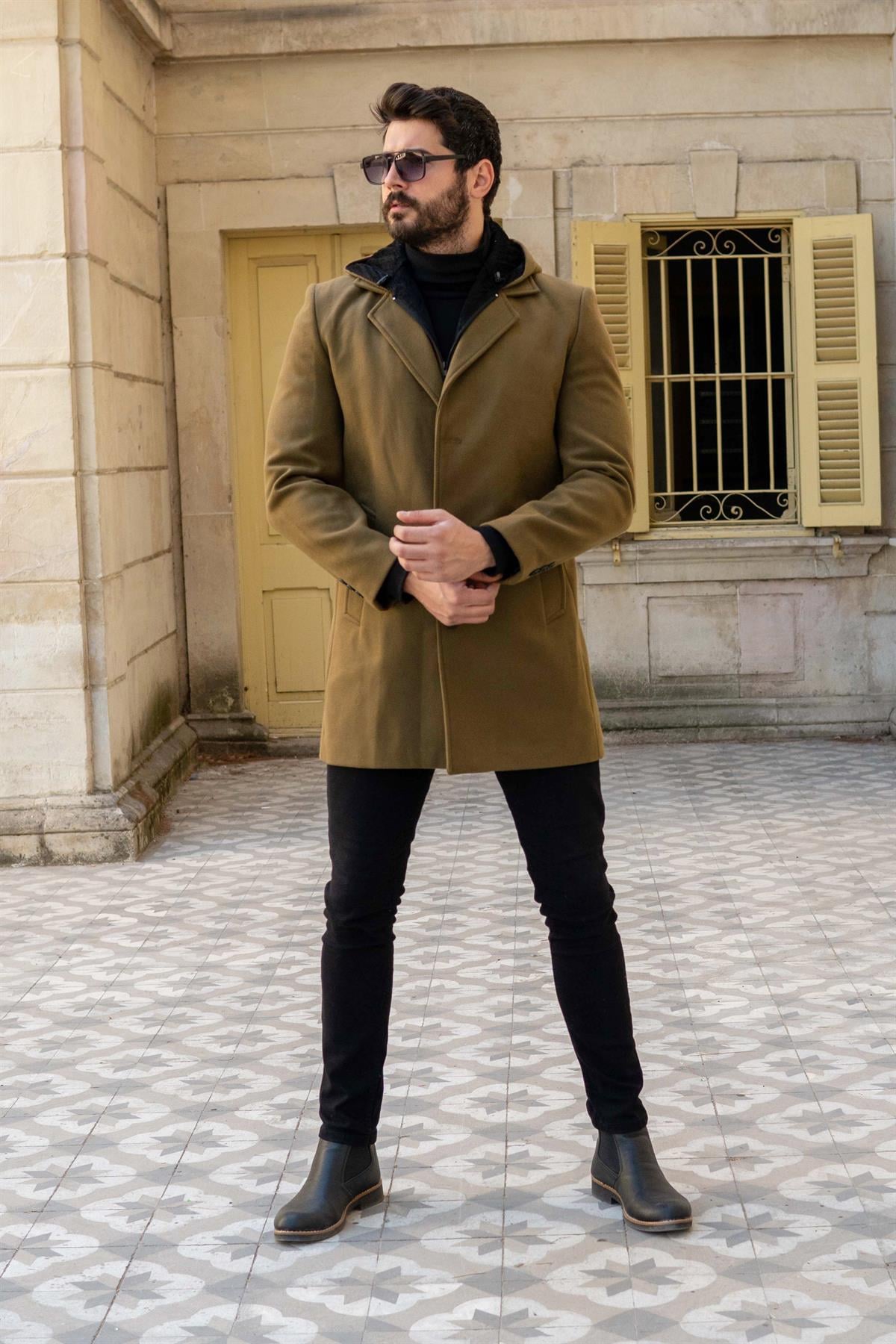 Çıkarılabilir Kapşonlu Kaşe Kaban Boğazlı Kazak Pantolon Bot Kombin