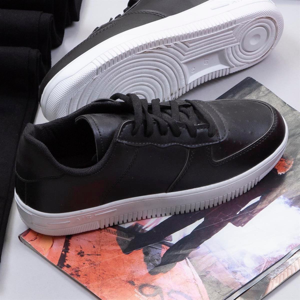 Çıkarılabilir Kapşonlu Kırmızı Şişme Yelek Tişört Pantolon Ayakkabı Kombin