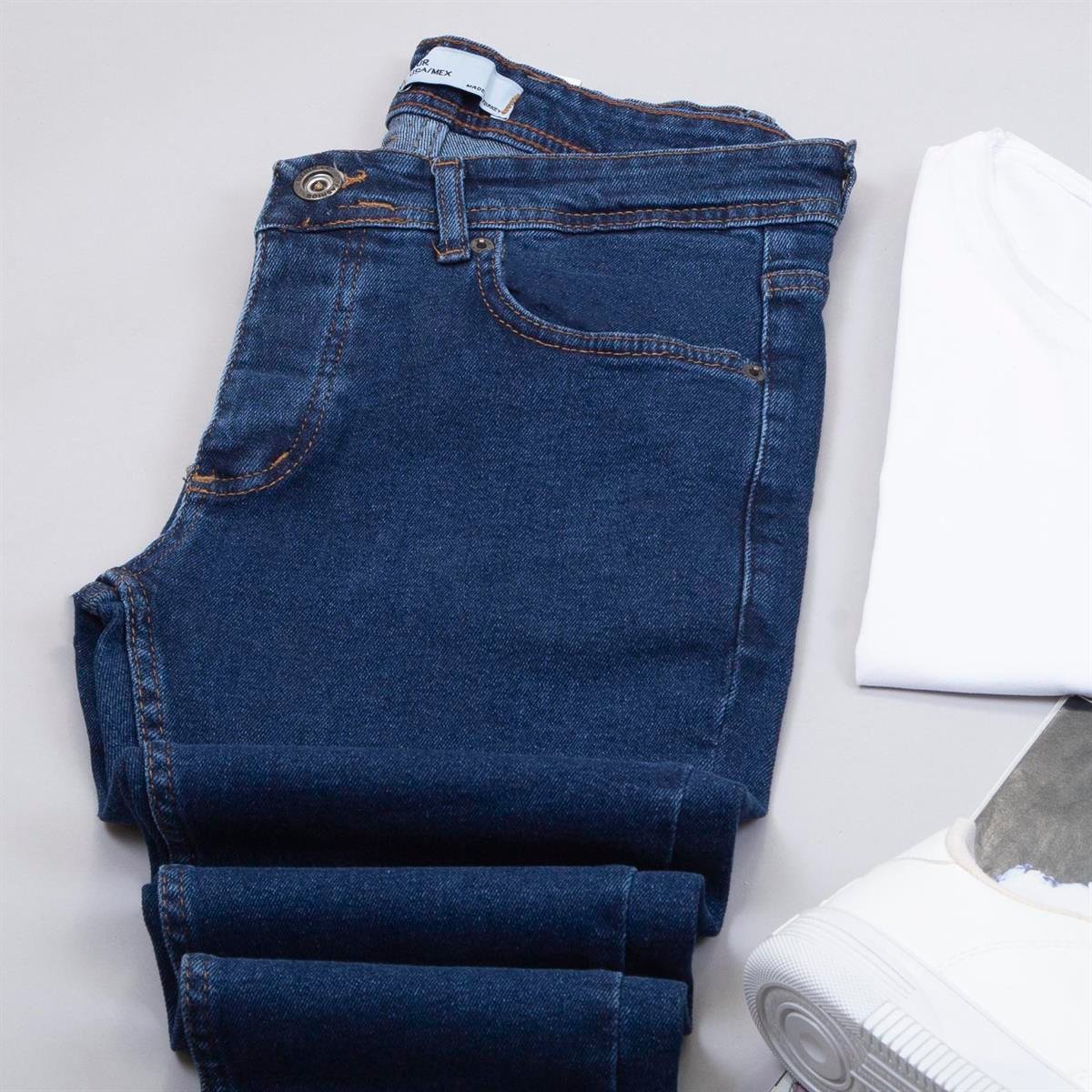 Çıkarılabilir Kapşonlu Mavi Şişme Yelek Tişört Pantolon Ayakkabı Kombin