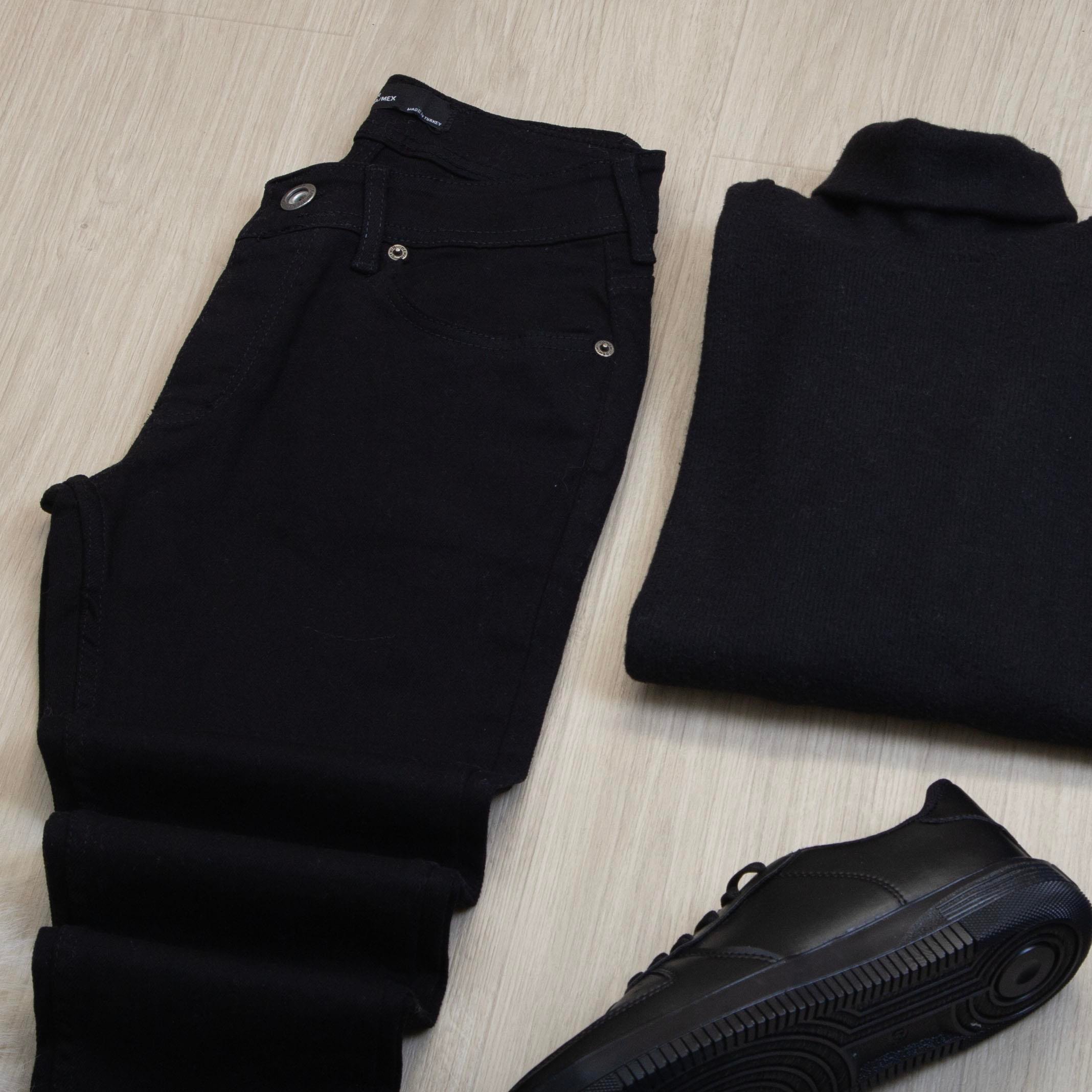 Çıkarılabilir Kapşonlu Mavi Şişme Yelek Boğazlı Body Pantolon Ayakkabı Kombin