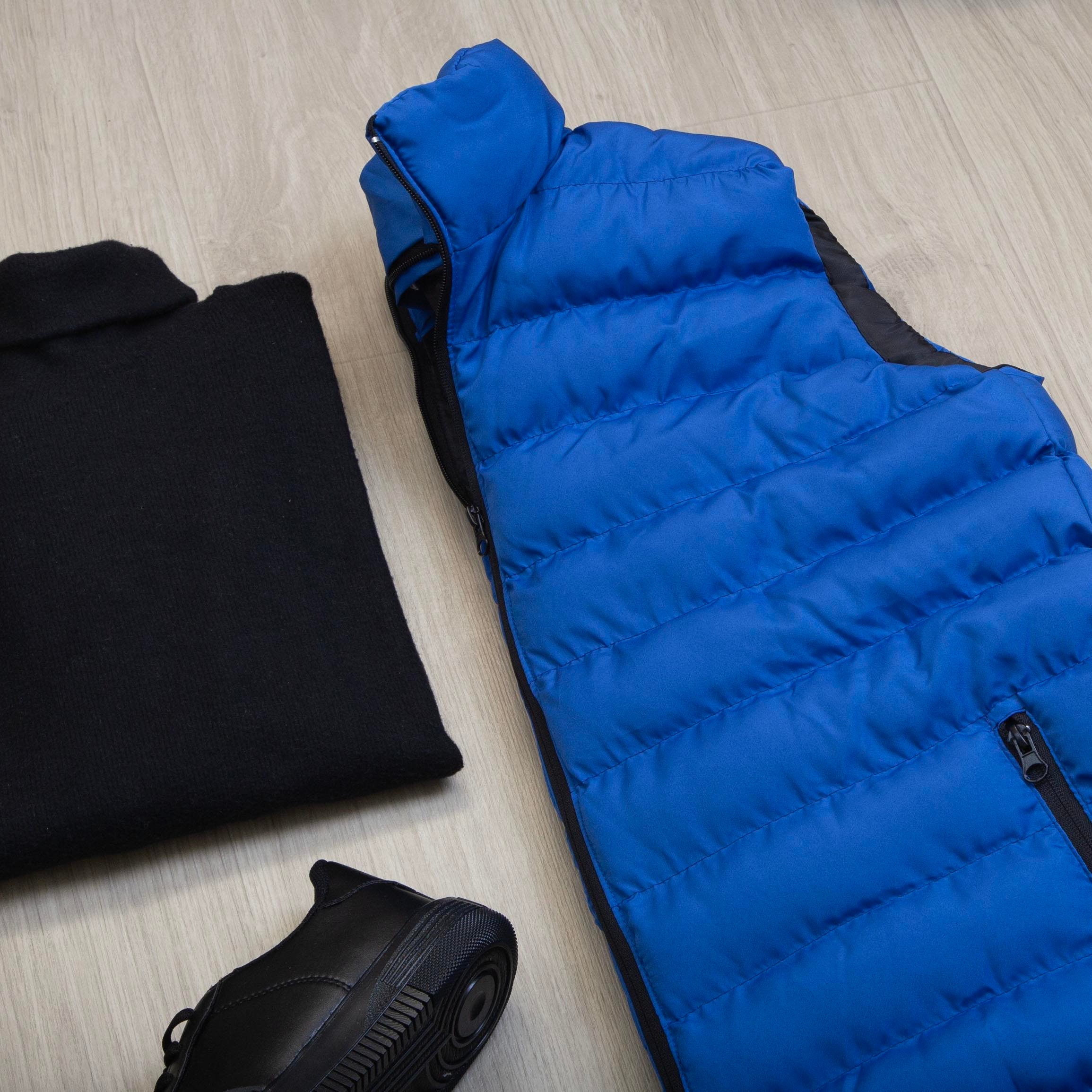 Çıkarılabilir Kapşonlu Mavi Şişme Yelek Boğazlı Body Pantolon Ayakkabı Kombin