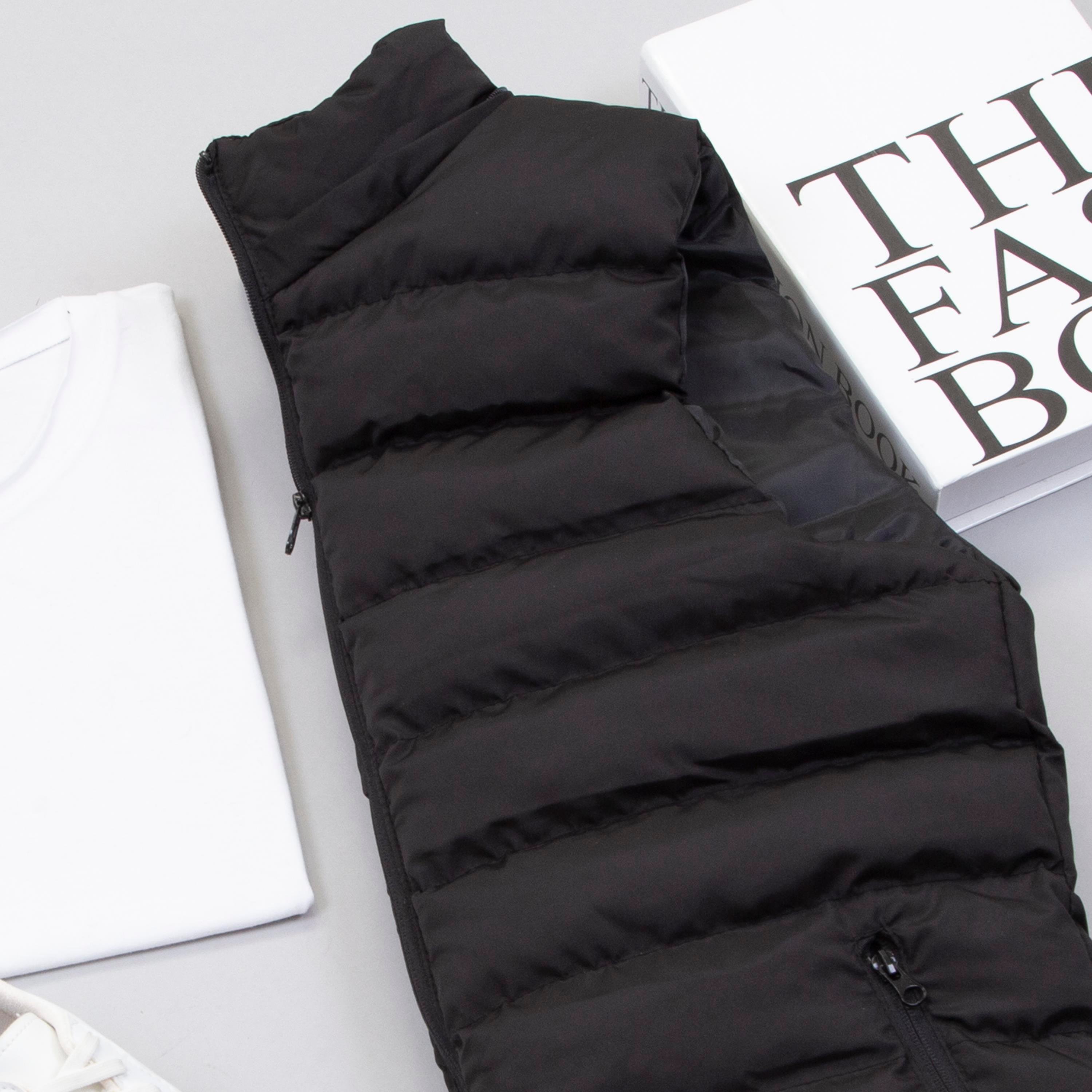 Çıkarılabilir Kapşonlu Şişme Yelek Tişört Pantolon Ayakkabı Kombin