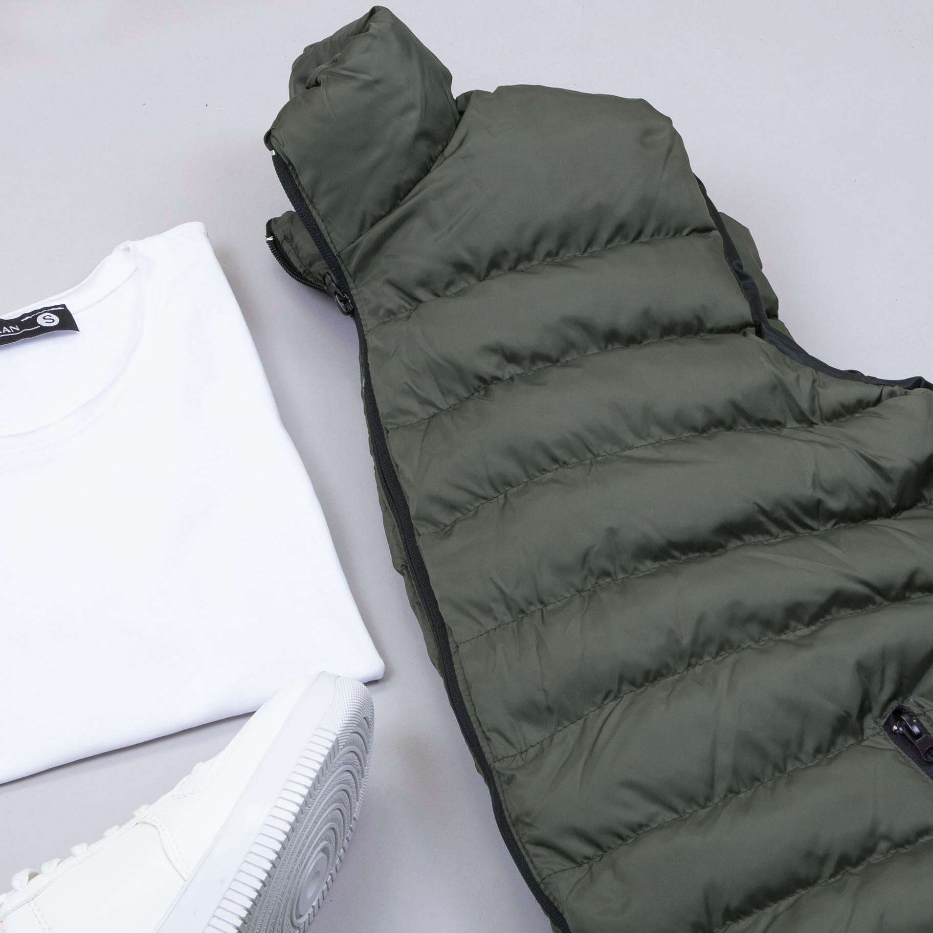 Çıkarılabilir Kapşonlu Şişme Yelek Tişört Pantolon Ayakkabı Kombin