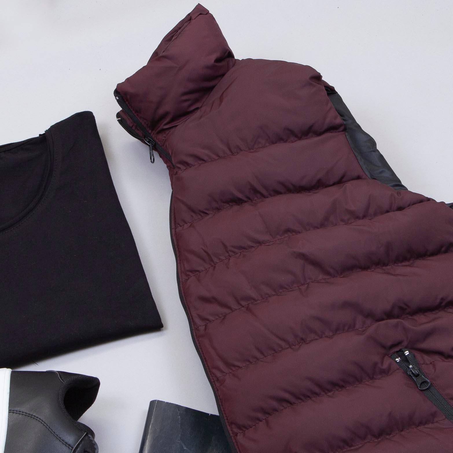 Çıkarılabilir Kapşonlu Şişme Yelek Tişört Pantolon Ayakkabı Kombin