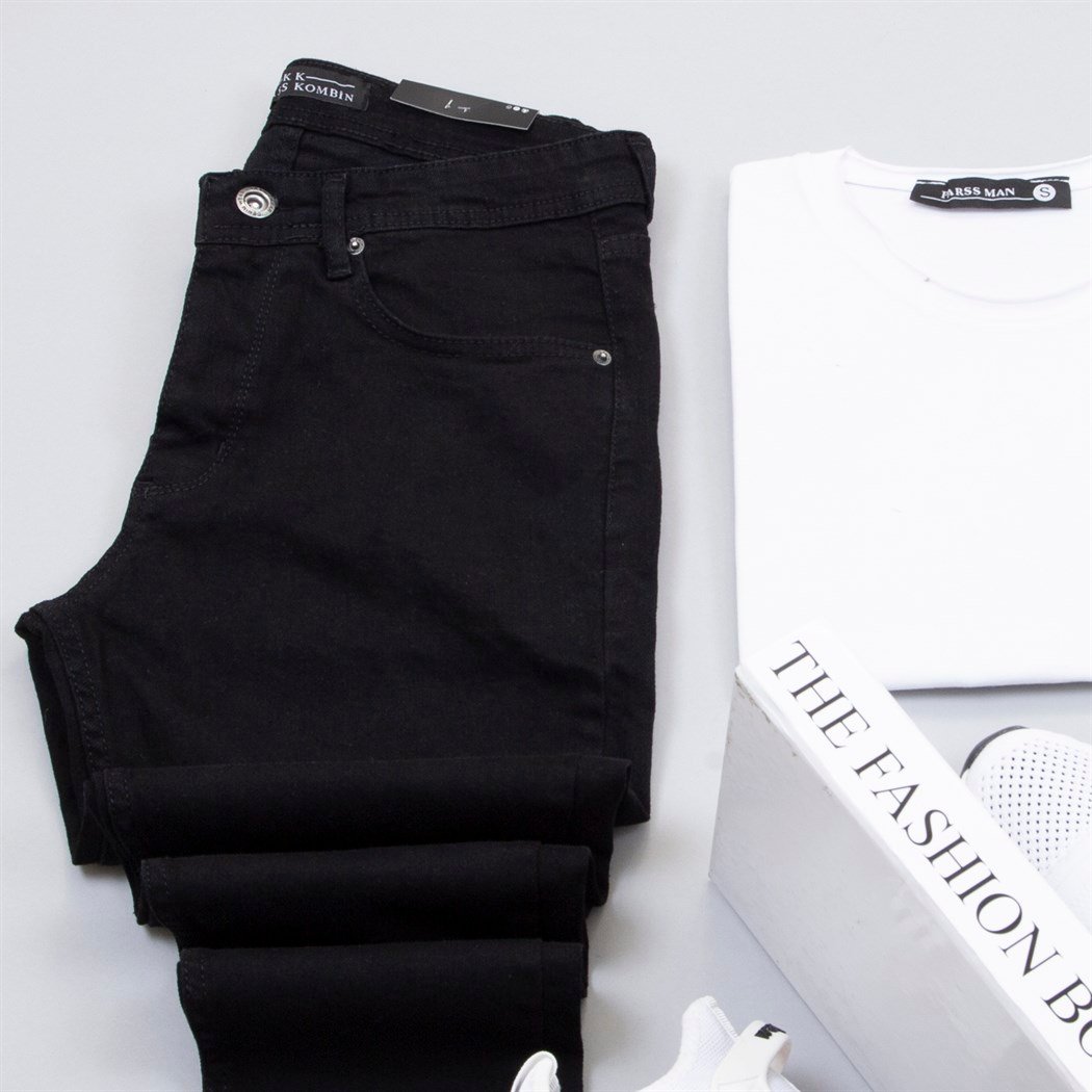 Çıkarılabilir Kapşonlu Siyah Şişme Yelek Tişört Pantolon Ayakkabı Kombin