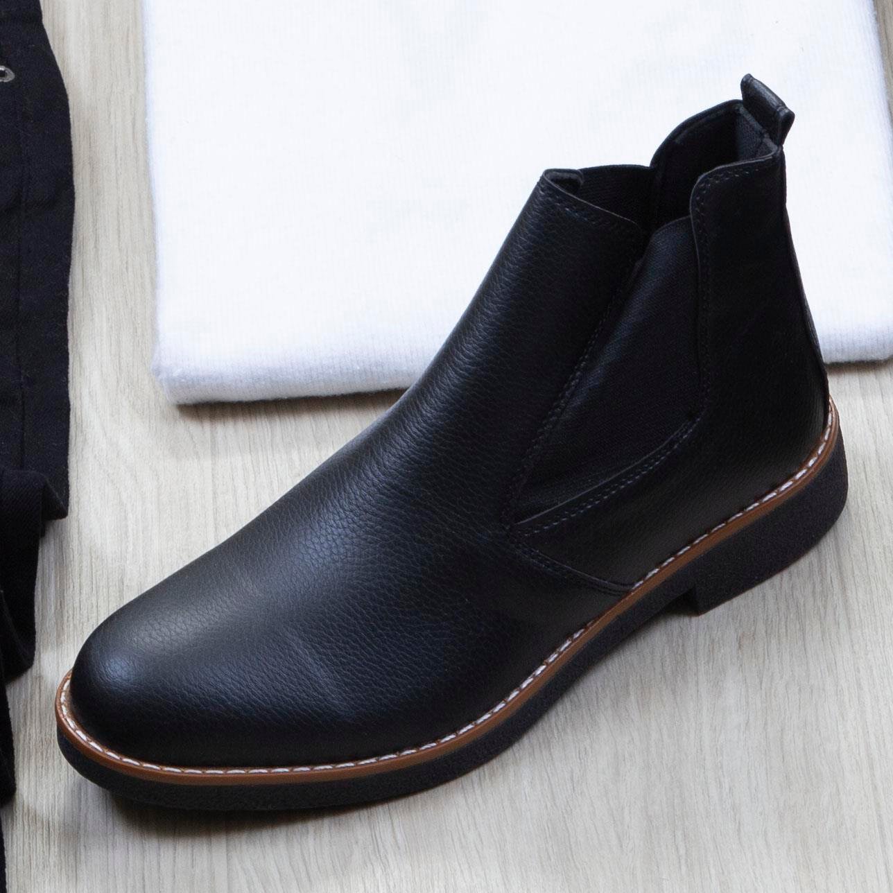 Çıkarılabilir Kapşonlu Siyah Şişme Yelek Boğazlı Body Pantolon Bot Kombin