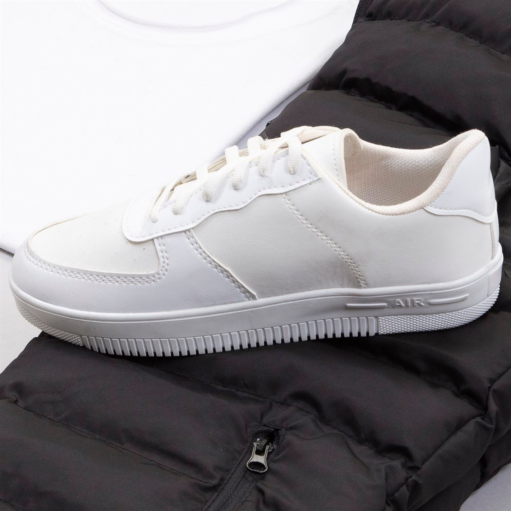 Çıkarılabilir Kapşonlu Siyah Şişme Yelek Tişört Pantolon Ayakkabı Kombin