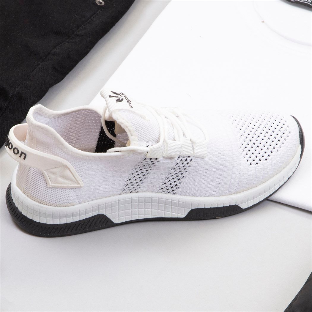 Çıkarılabilir Kapşonlu Siyah Şişme Yelek Tişört Pantolon Ayakkabı Kombin