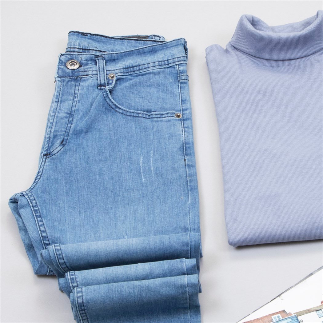 Çıkarılabilir Kapşonlu Siyah Şişme Yelek Boğazlı Kazak Pantolon Bot Kombin