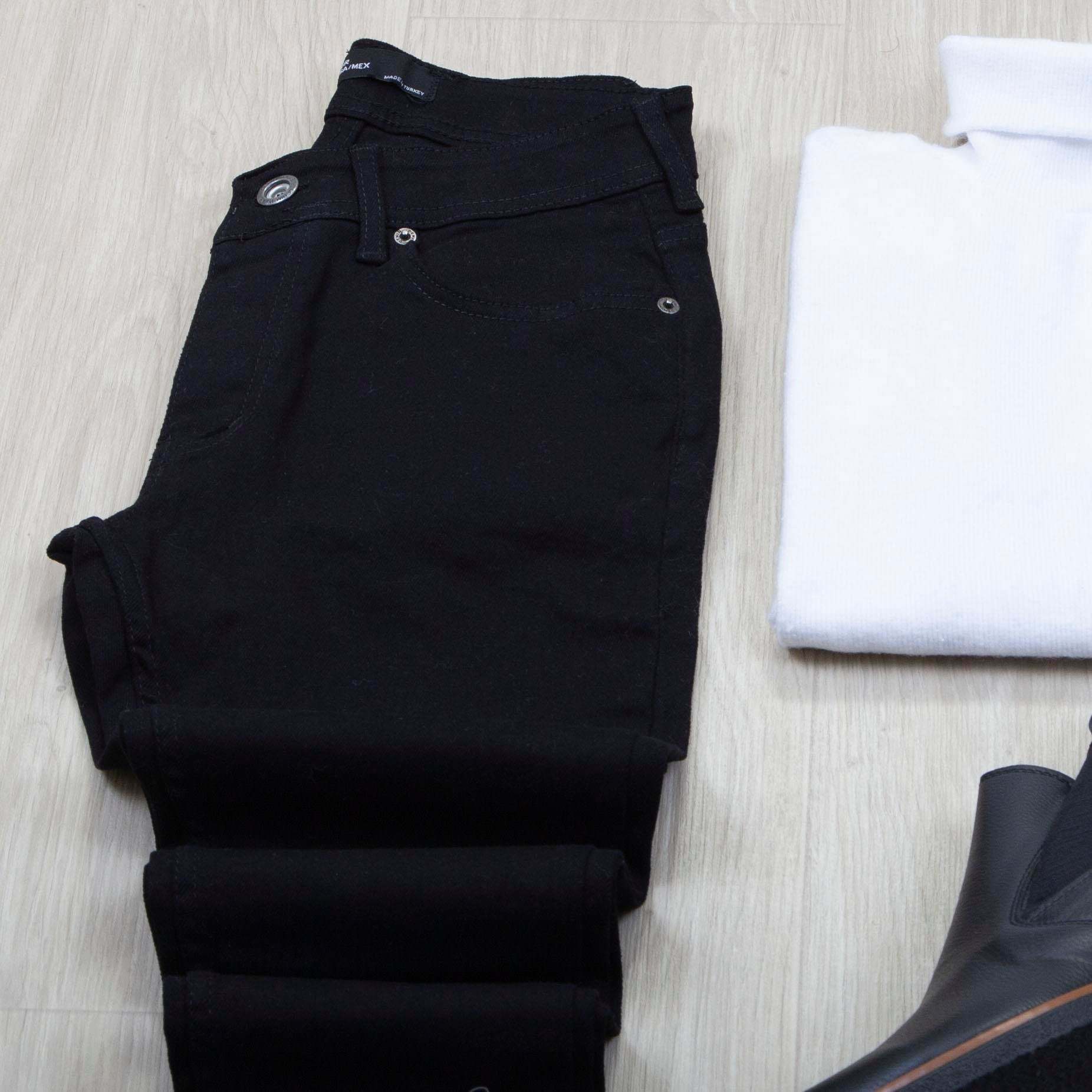 Çıkarılabilir Kapşonlu Siyah Şişme Yelek Boğazlı Body Pantolon Bot Kombin