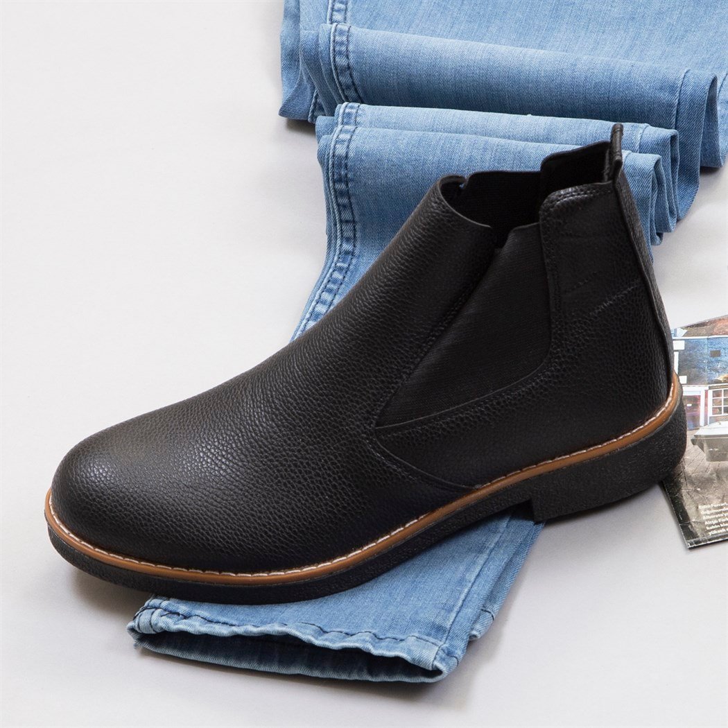 Çıkarılabilir Kapşonlu Siyah Şişme Yelek Boğazlı Kazak Pantolon Bot Kombin