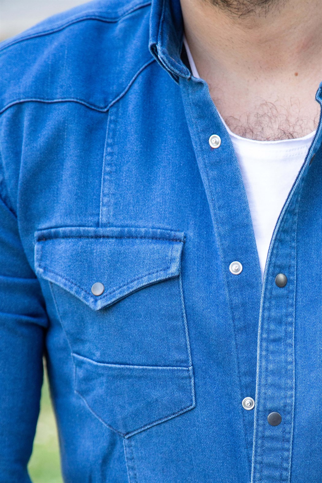 Çıtçıtlı mavi spor kot gömlek