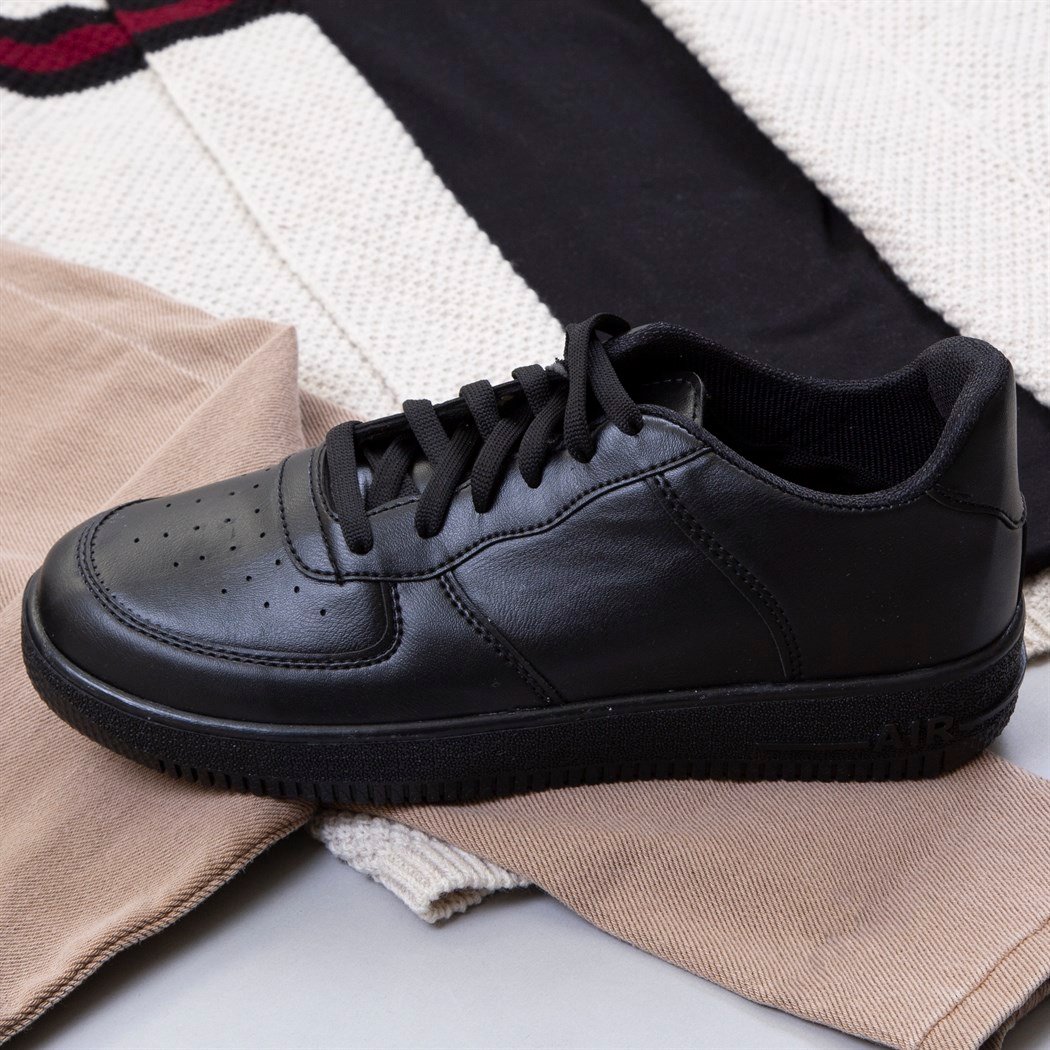 Çizgi Detaylı Bej Hırka Tişört Pantolon Ayakkabı Kombin