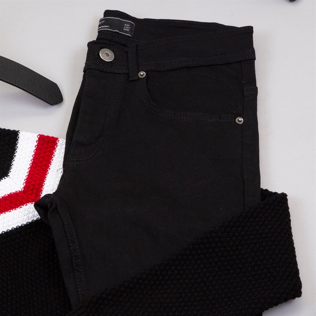 Çizgi Detaylı Siyah Hırka Body Pantolon Ayakkabı Kombin